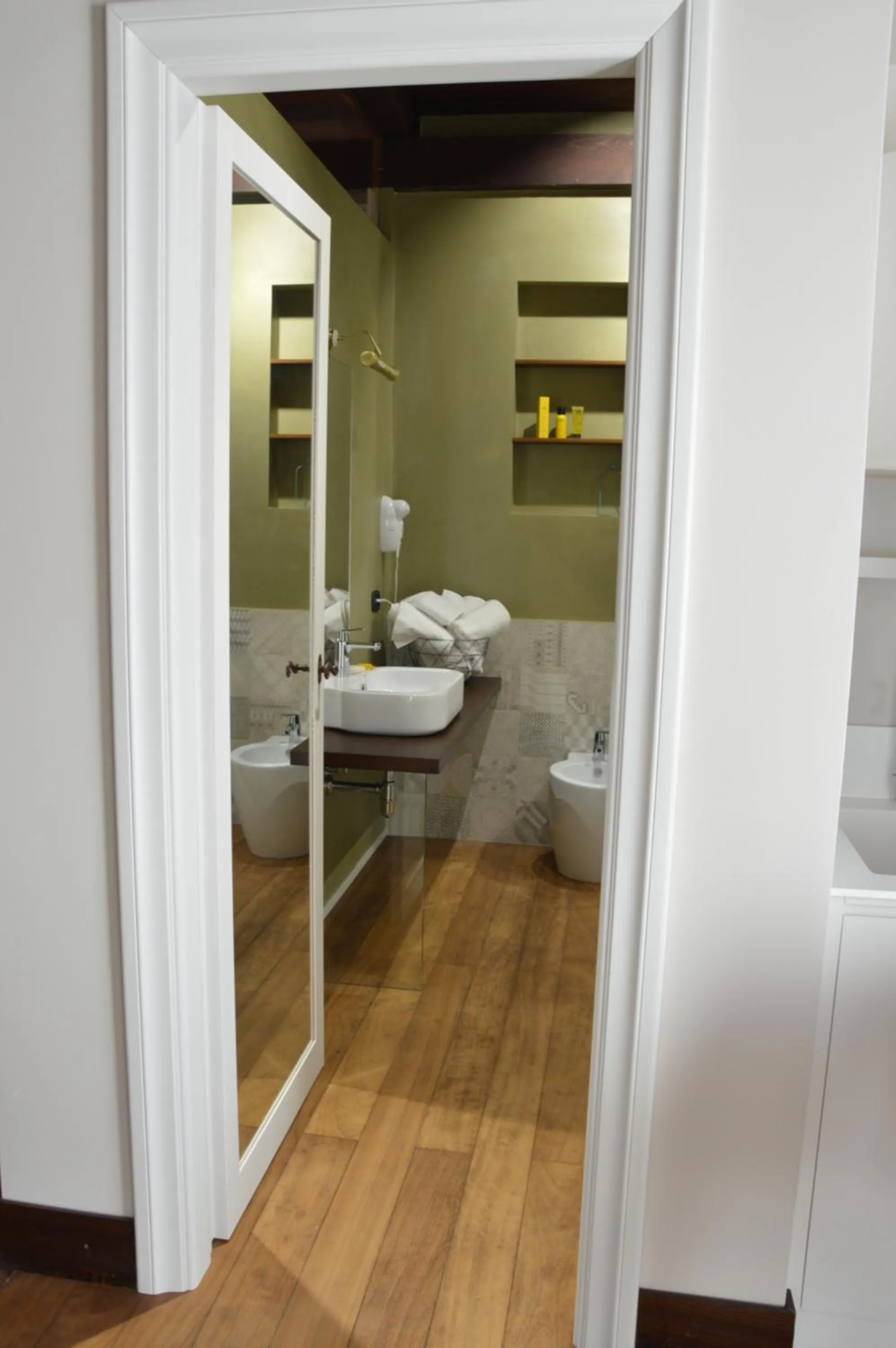 Bathroom, Bed in Casa Realia