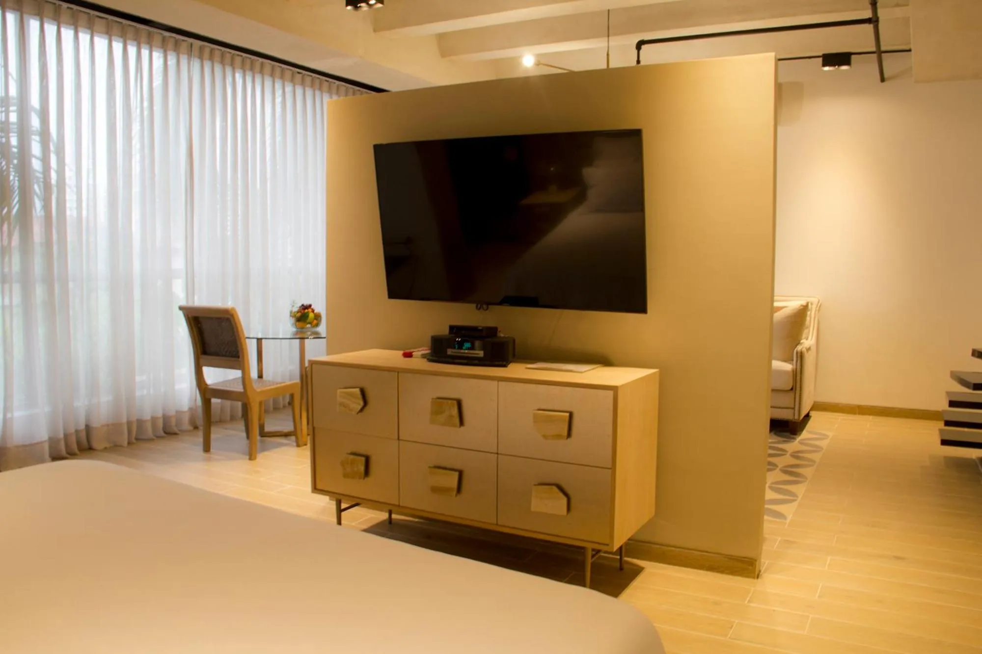 TV and multimedia, Bed in Country International Hotel