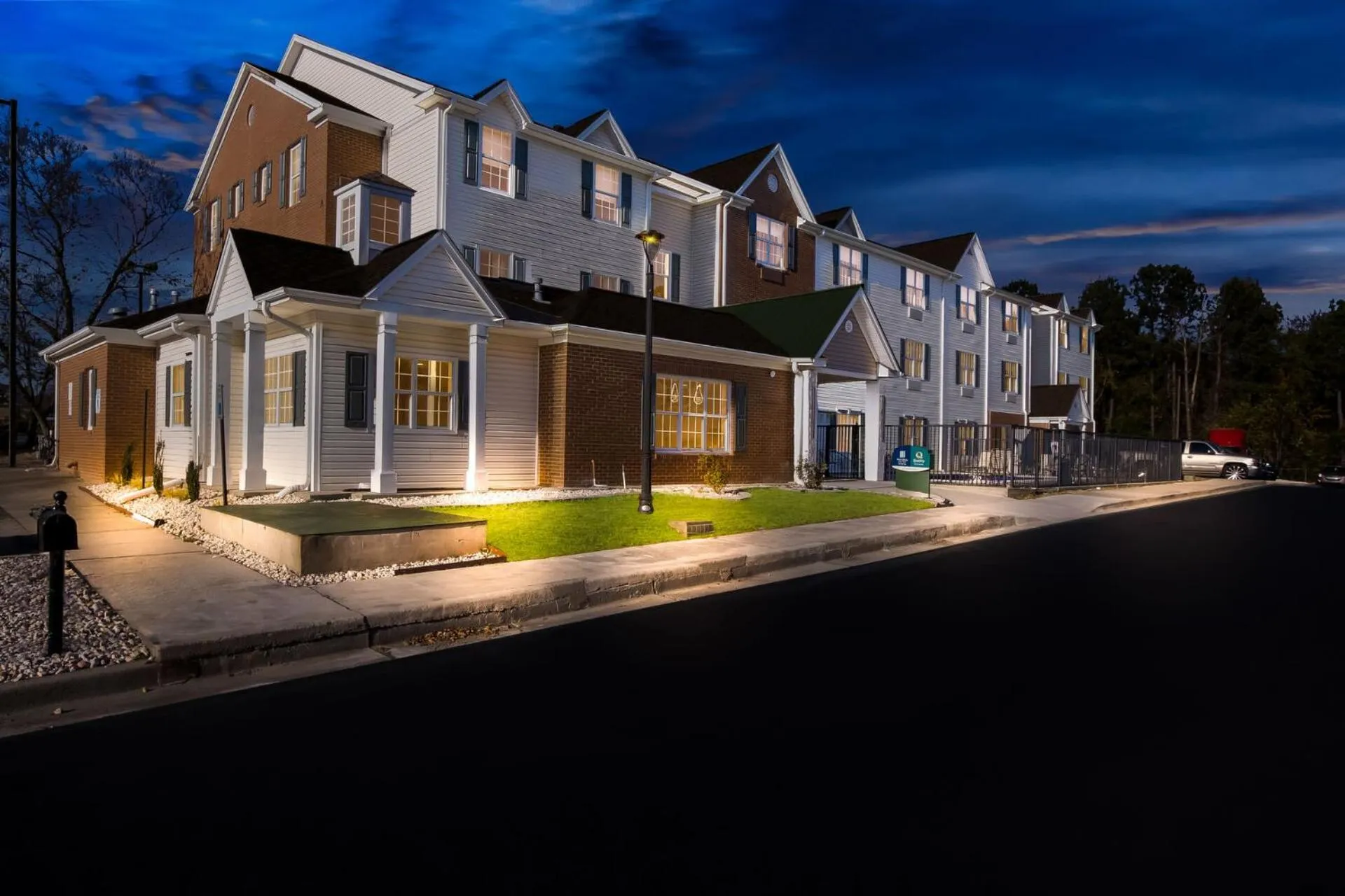 Property building in MainStay Suites Columbia Harbison