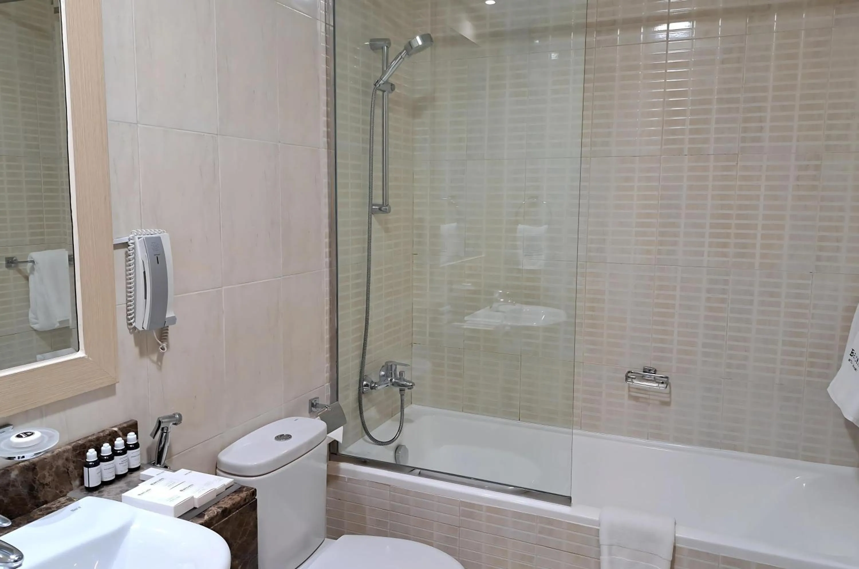 Shower in Barceló Residences Dubai Marina