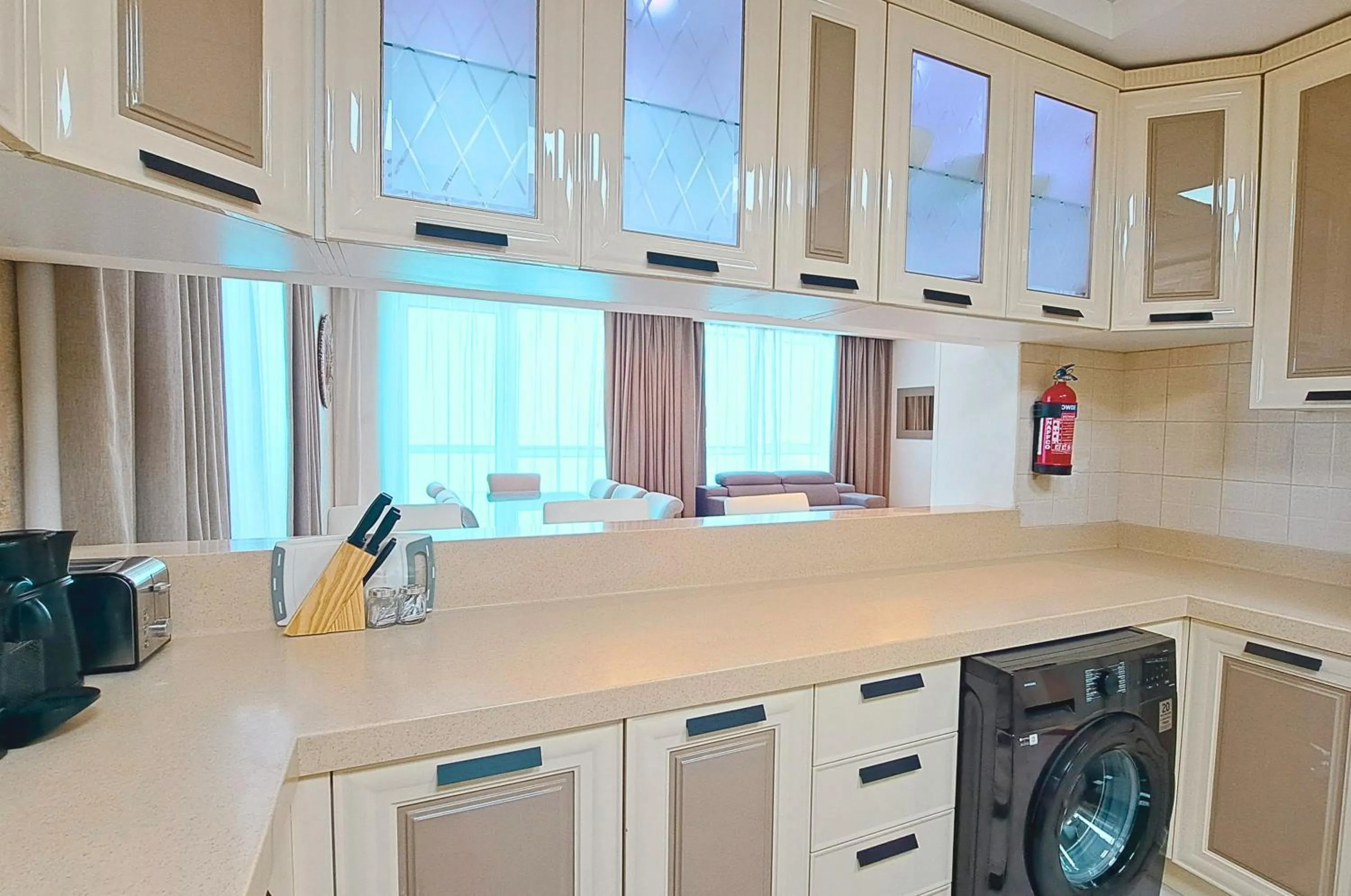 Kitchen or kitchenette in Barceló Residences Dubai Marina