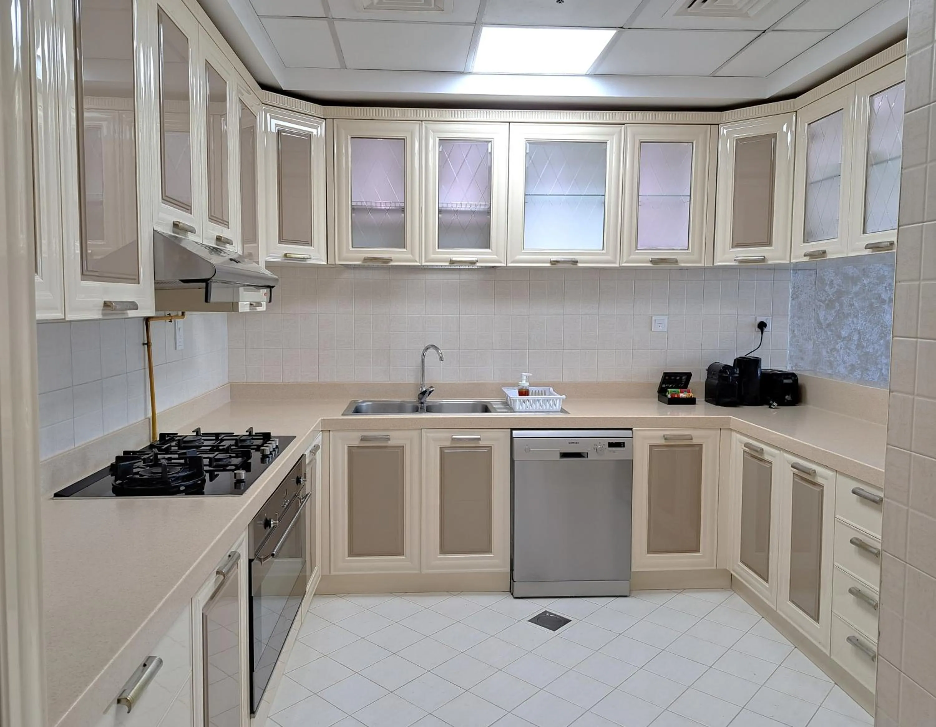 Kitchen or kitchenette in Barceló Residences Dubai Marina