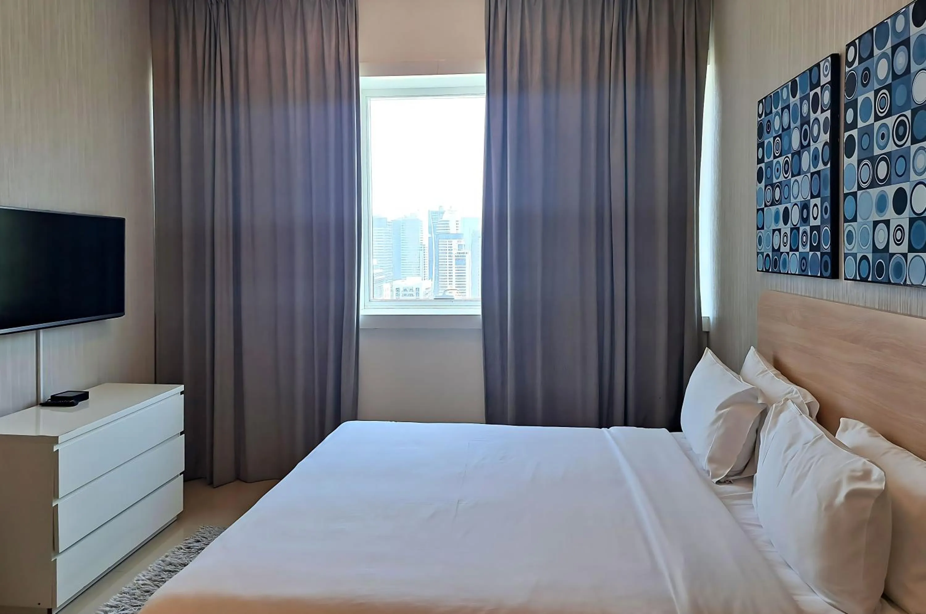 Bedroom, Bed in Barceló Residences Dubai Marina
