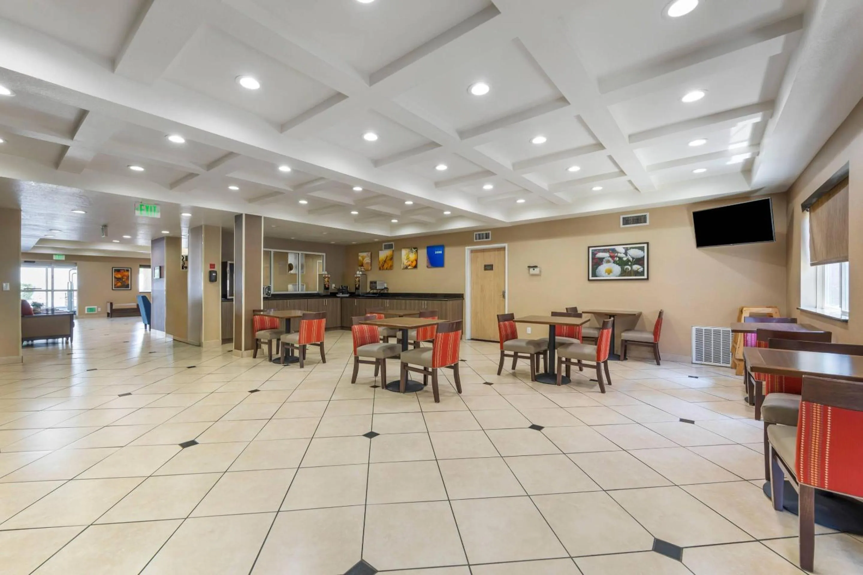 Breakfast in Comfort Inn & Suites Orem - Provo