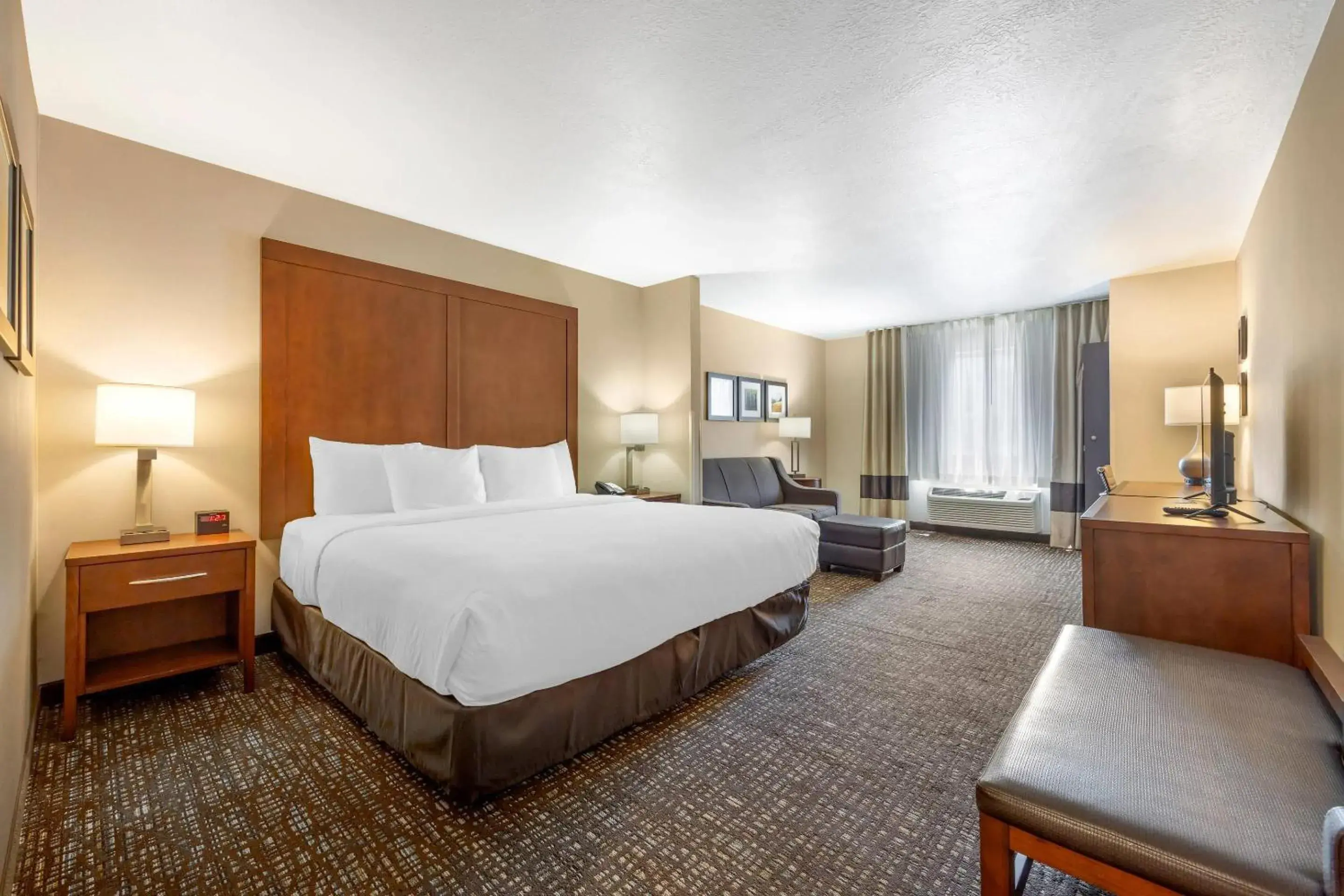King Suite - Non-Smoking in Comfort Inn & Suites Orem - Provo King Suite - Non-Smoking in Comfort Inn & Suites Orem - Provo