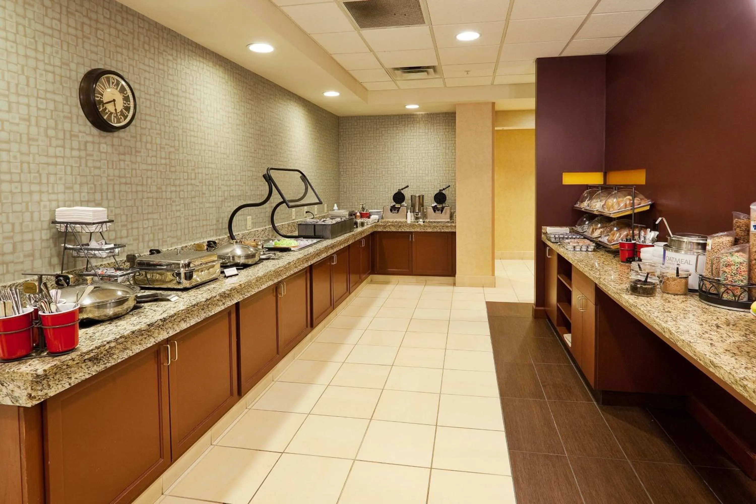 Breakfast in Residence Inn by Marriott Chicago Oak Brook