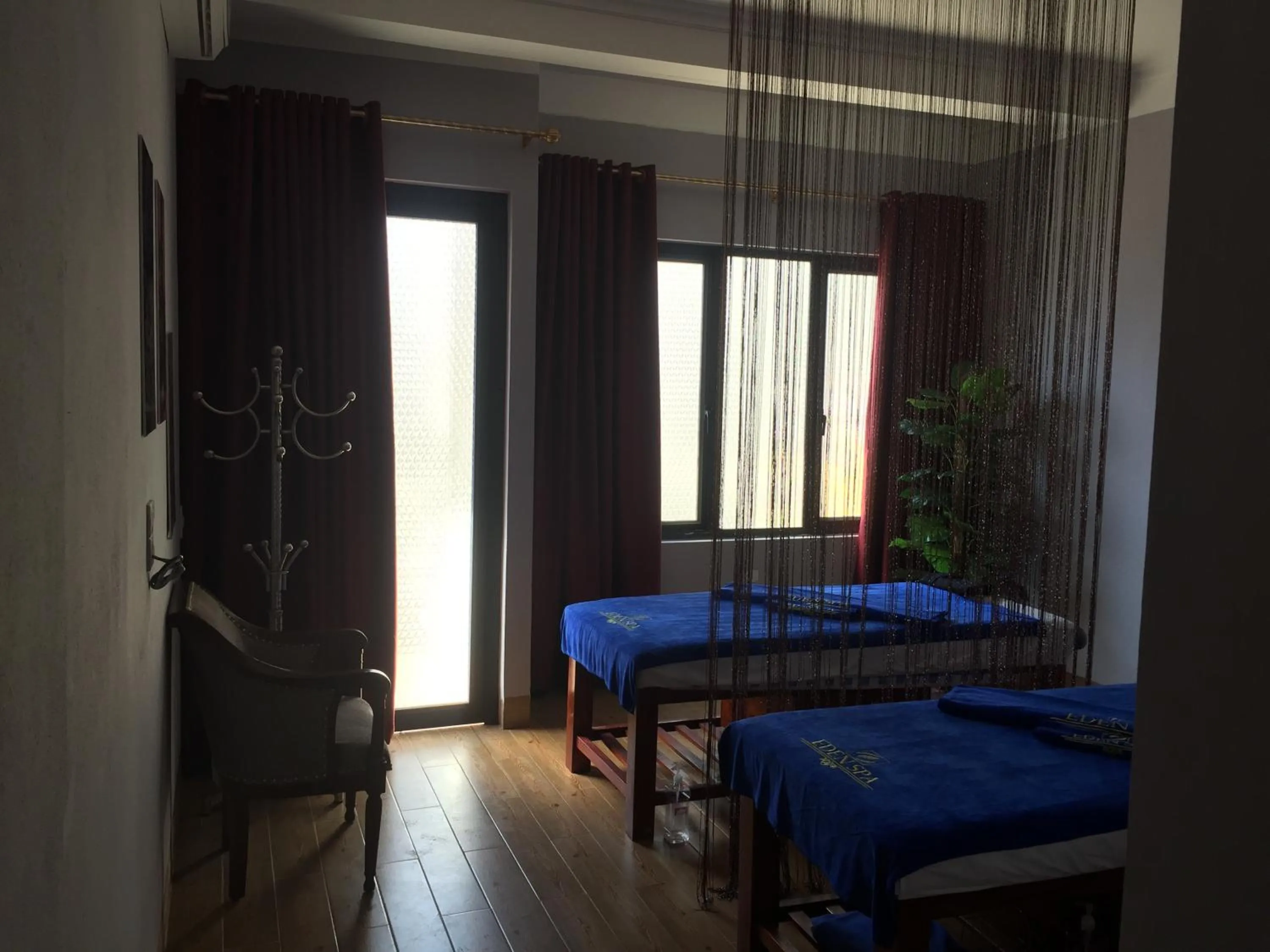 Seating area, Bed in Eden Boutique Hotel & Spa