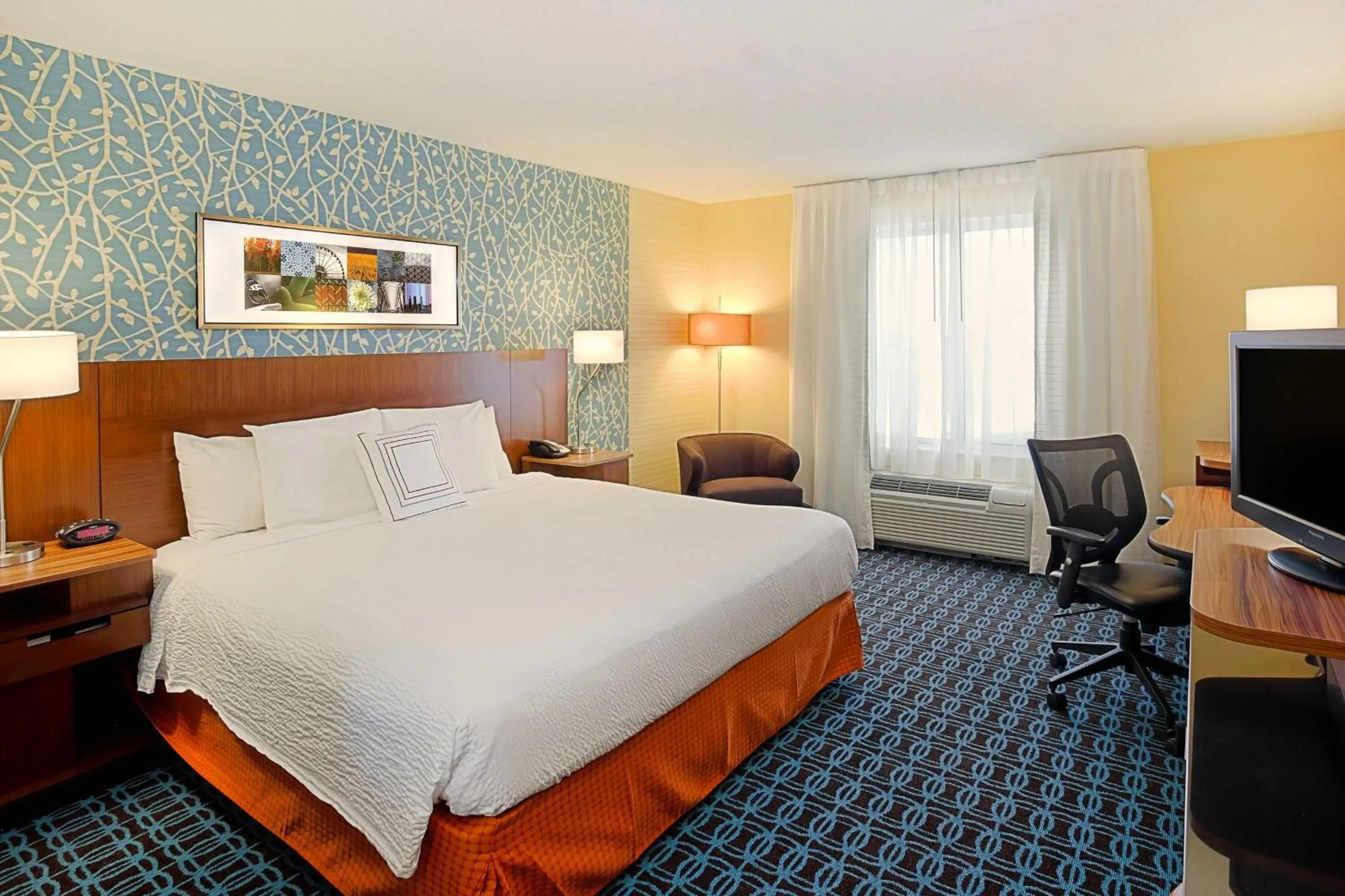 Photo of the whole room, Bed in Fairfield by Marriott Southeast Hammond, IN