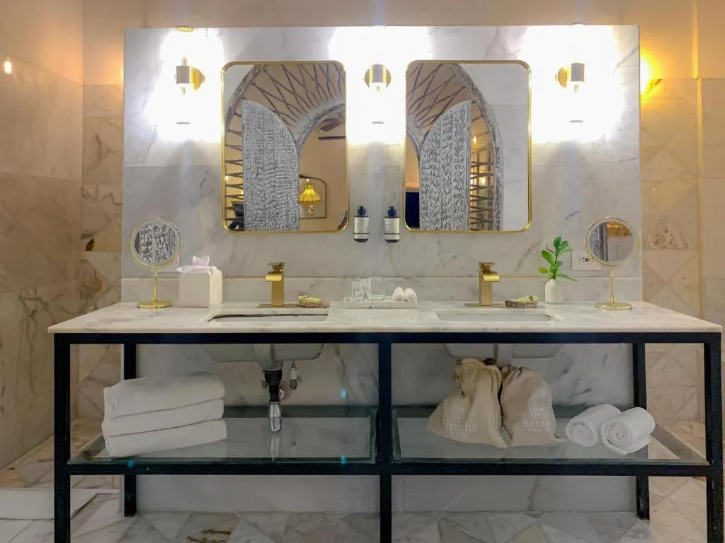 Bathroom in Hotel El Marqués