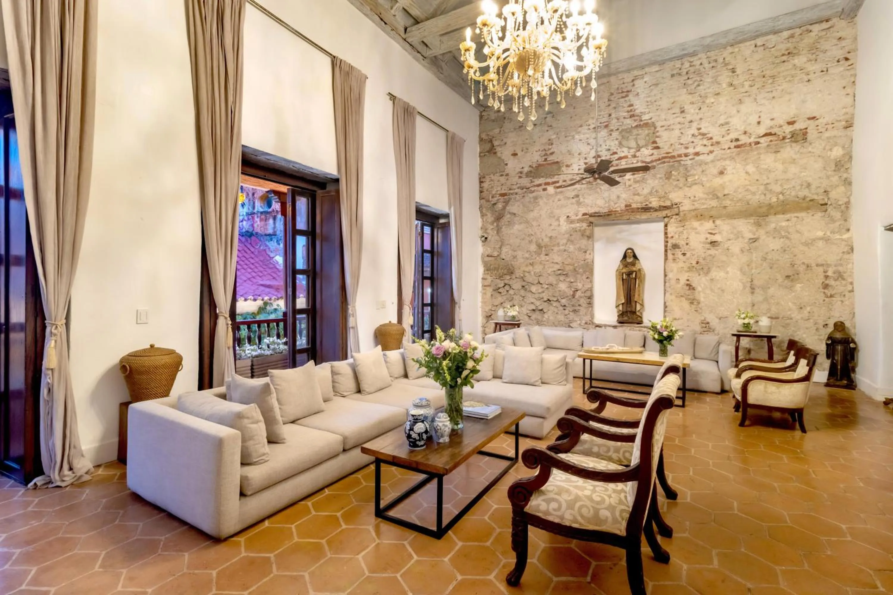 Living room in El Marques Hotel Boutique By GEH Suites