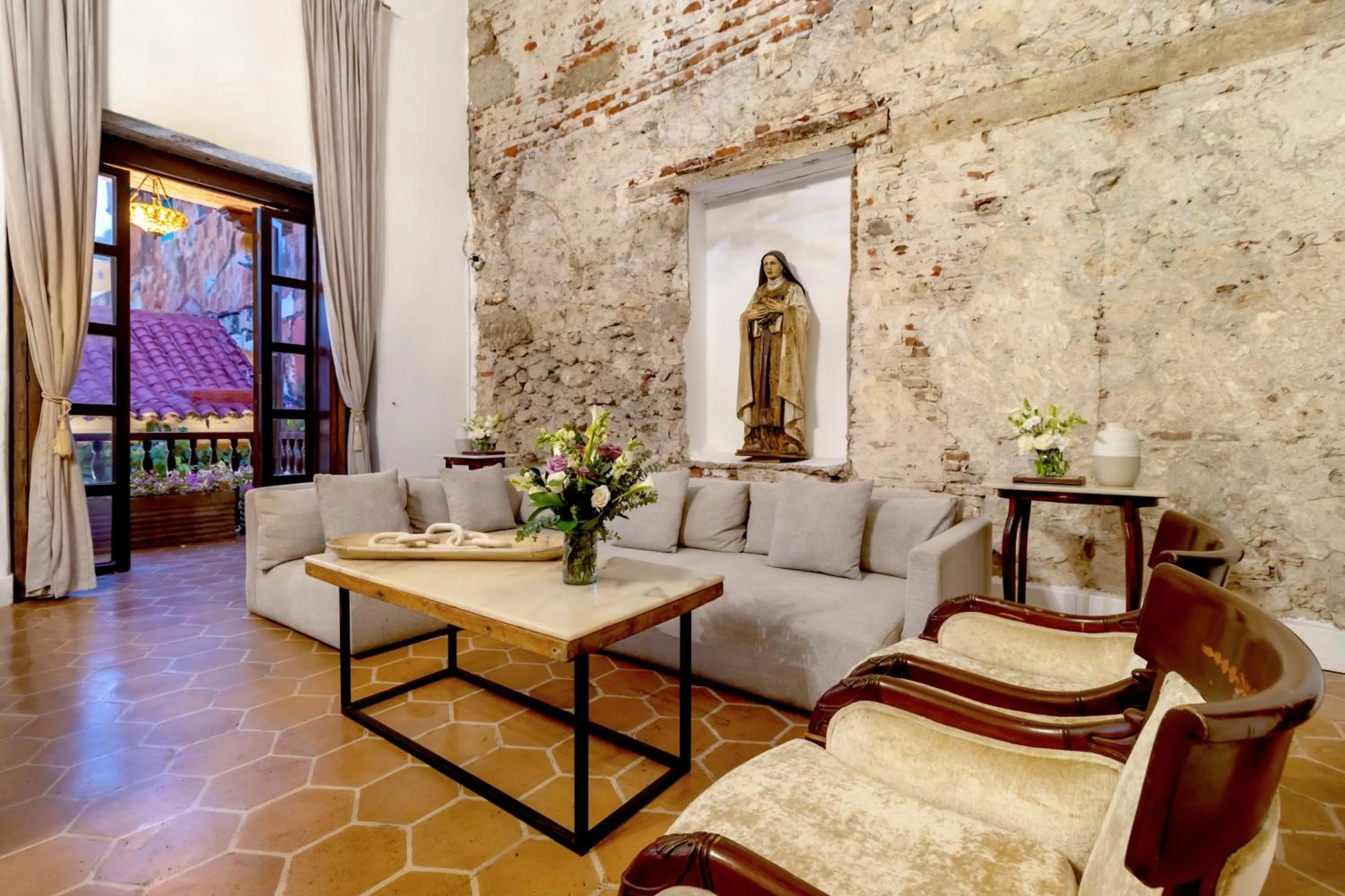 Living room in El Marques Hotel Boutique By GEH Suites