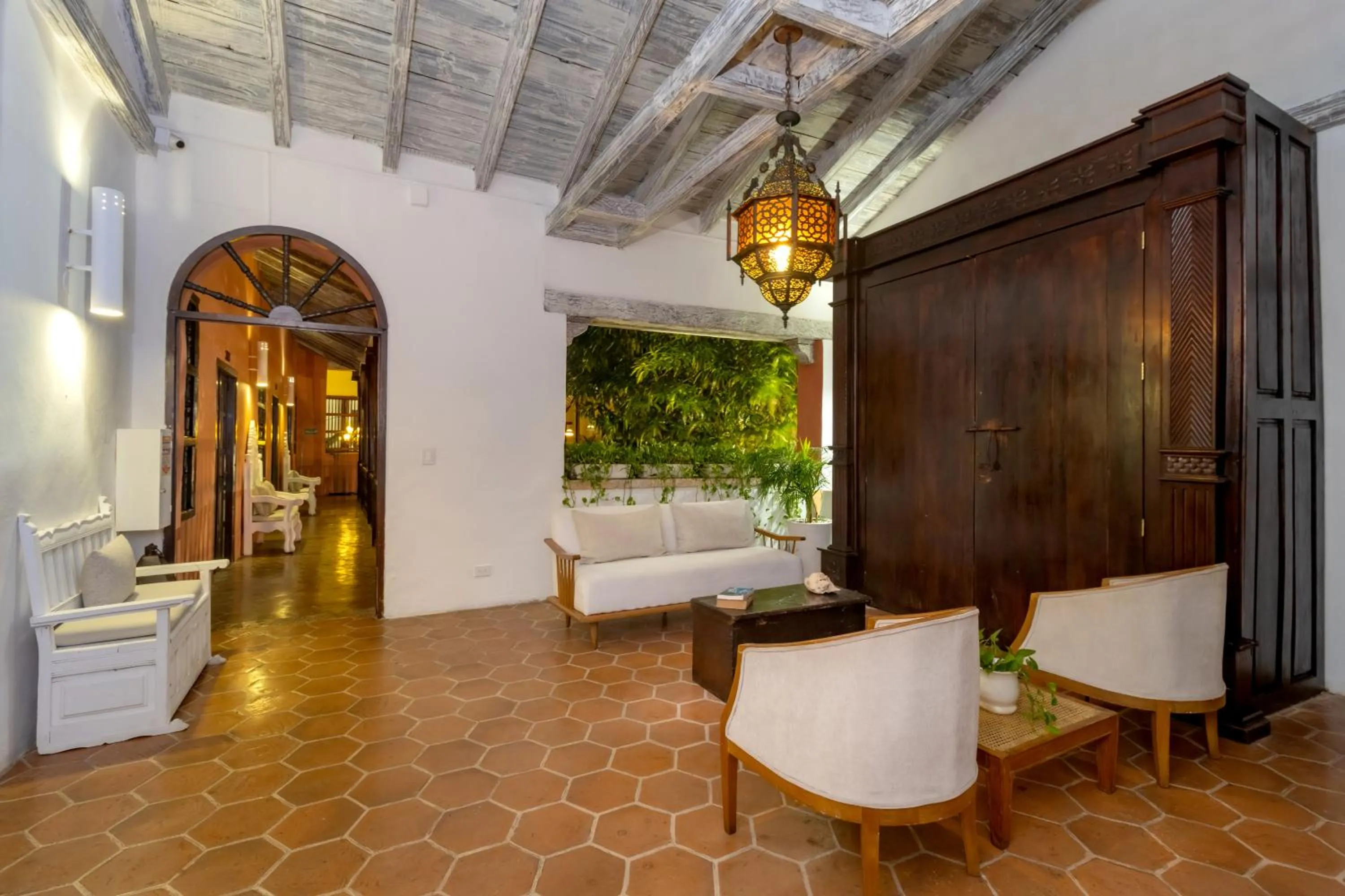 Property building in El Marques Hotel Boutique By GEH Suites