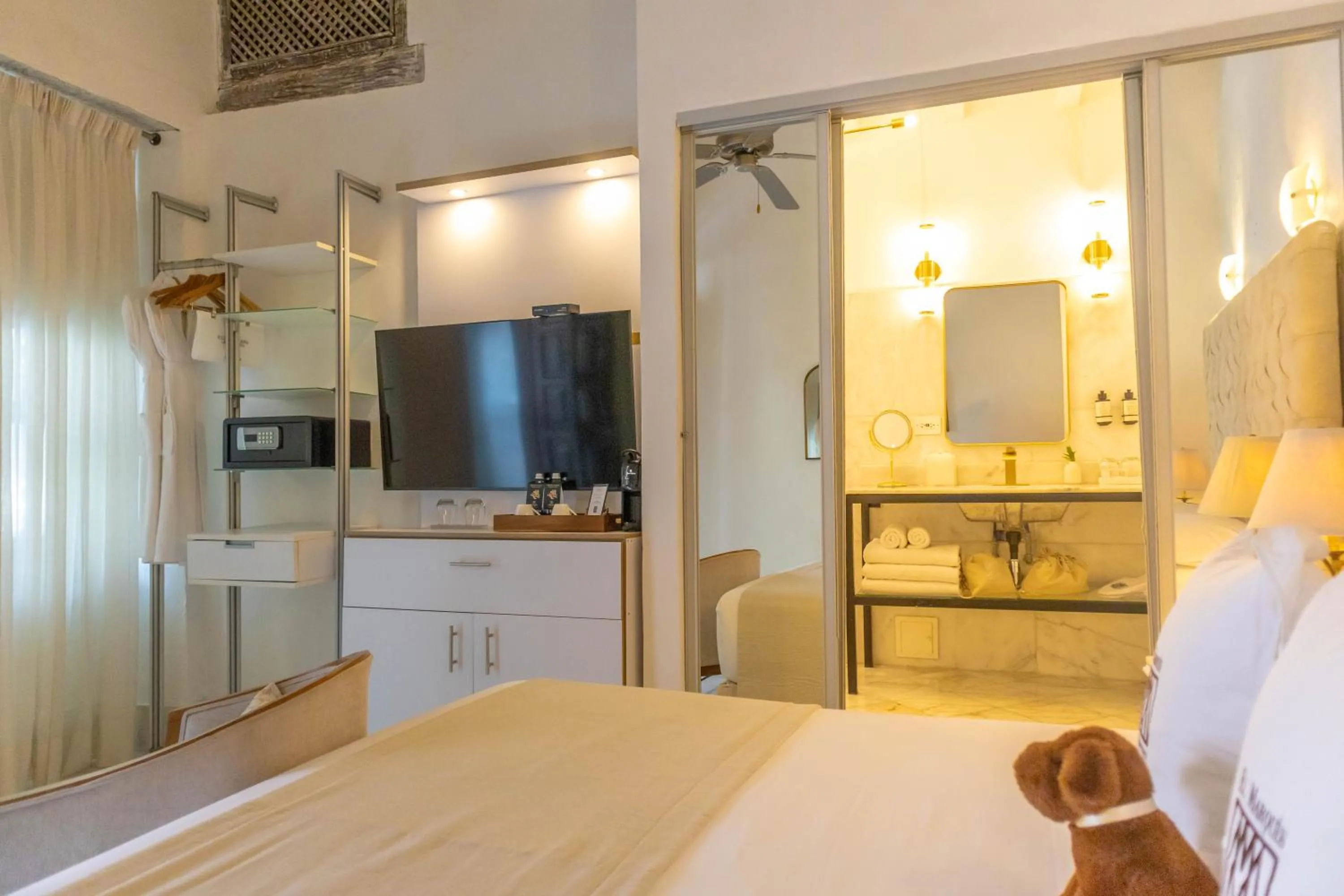 TV and multimedia in Hotel El Marqués