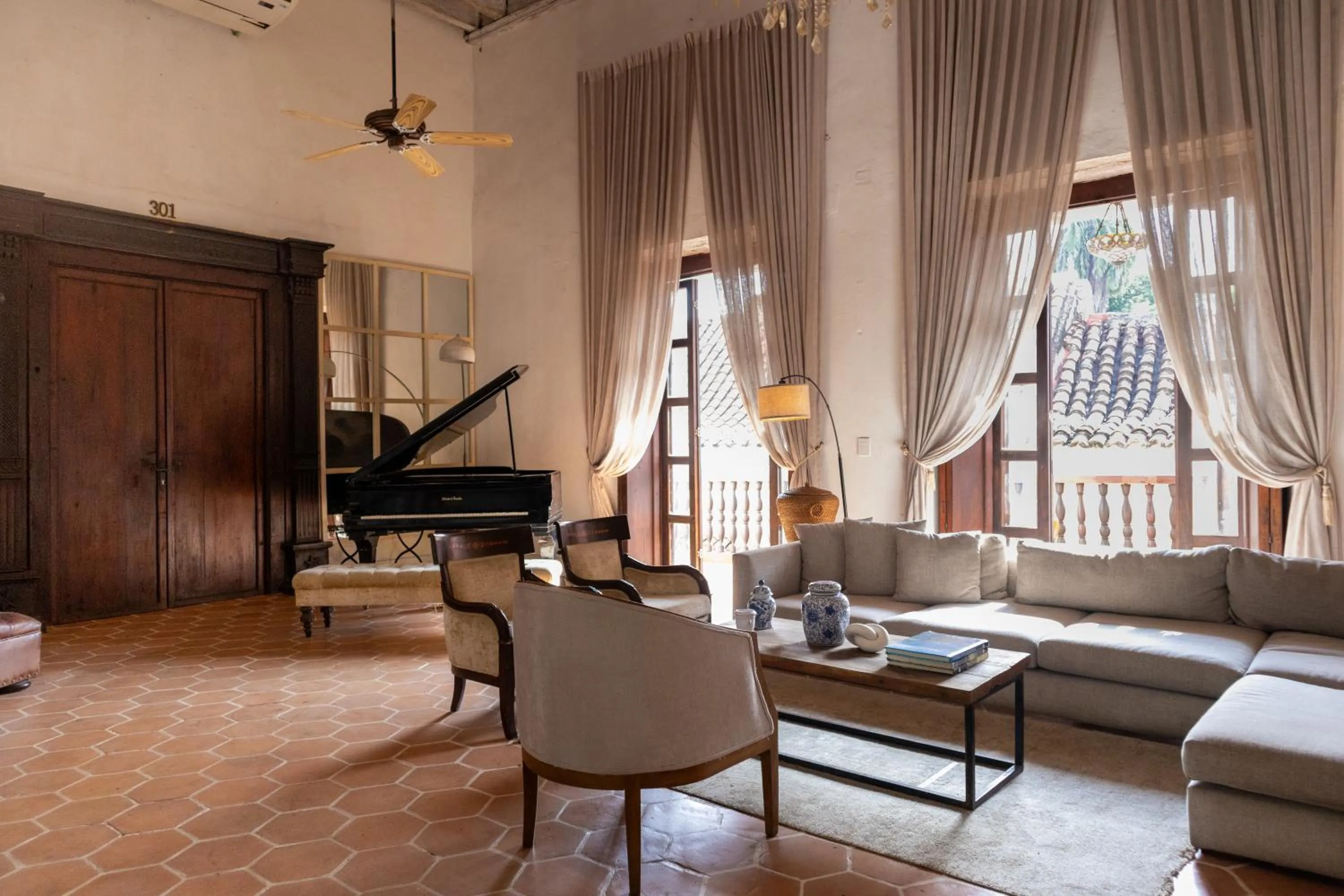 Seating area in Hotel El Marqués