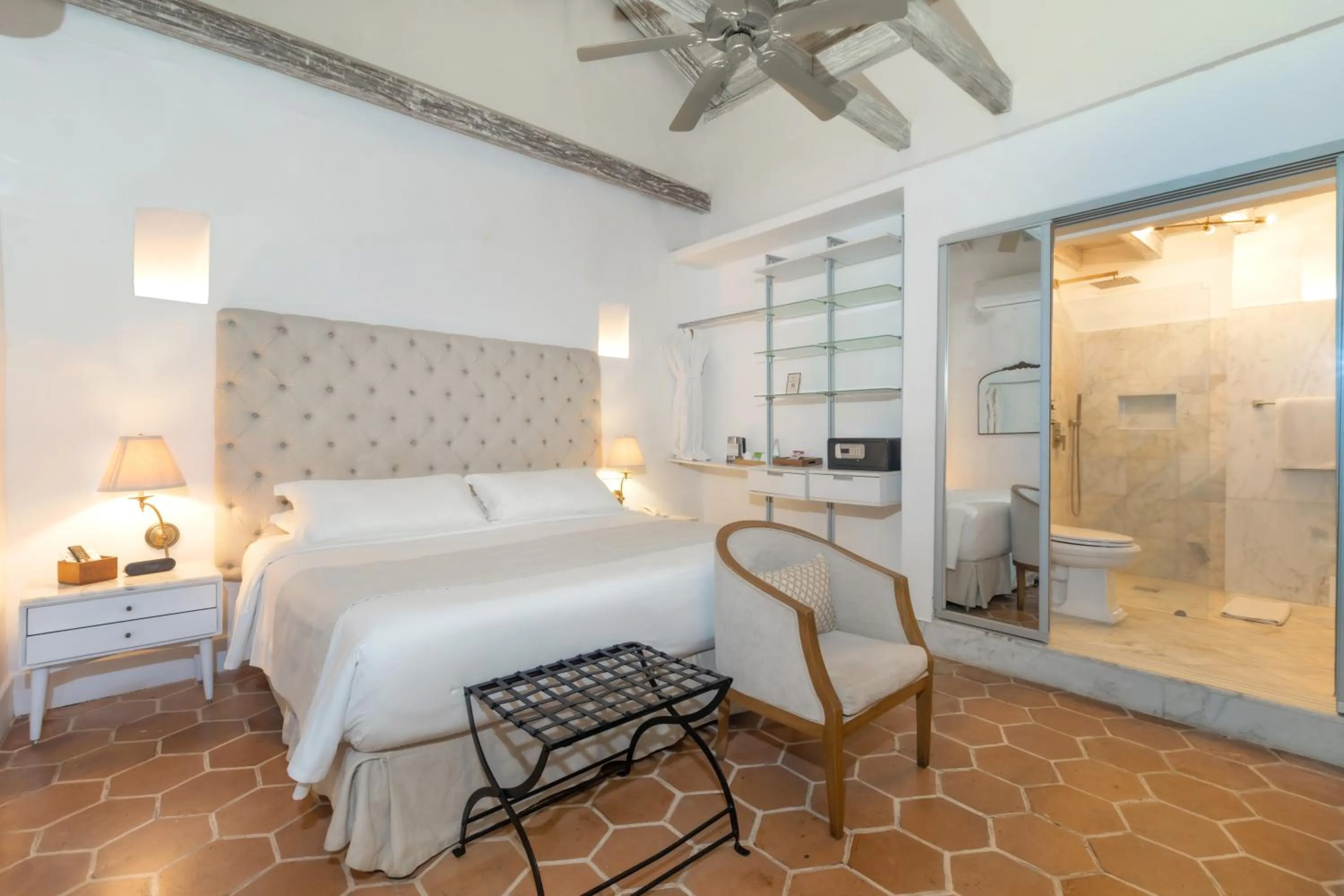 Photo of the whole room, Bed in El Marques Hotel Boutique By GEH Suites