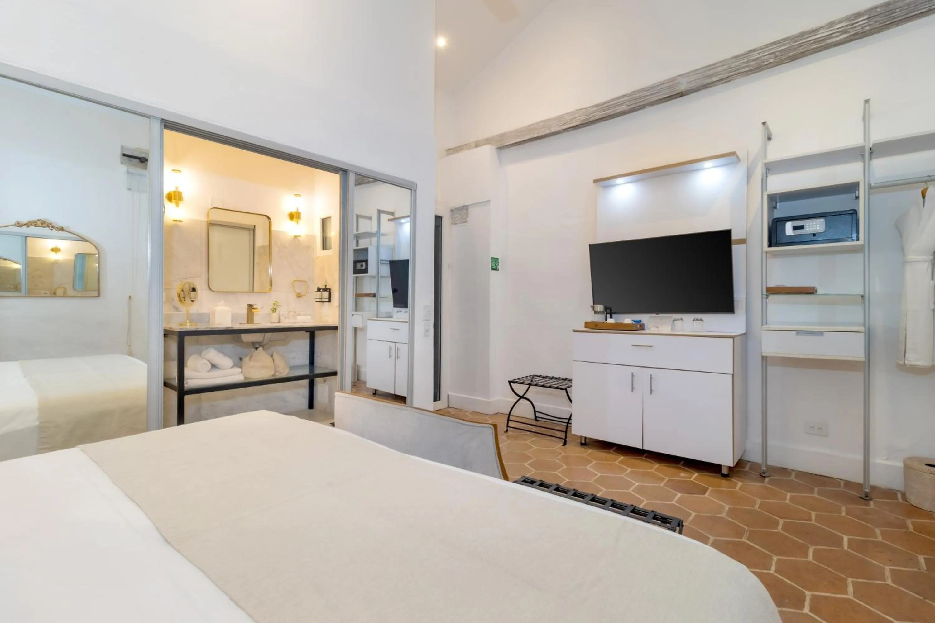 Bed in El Marques Hotel Boutique By GEH Suites