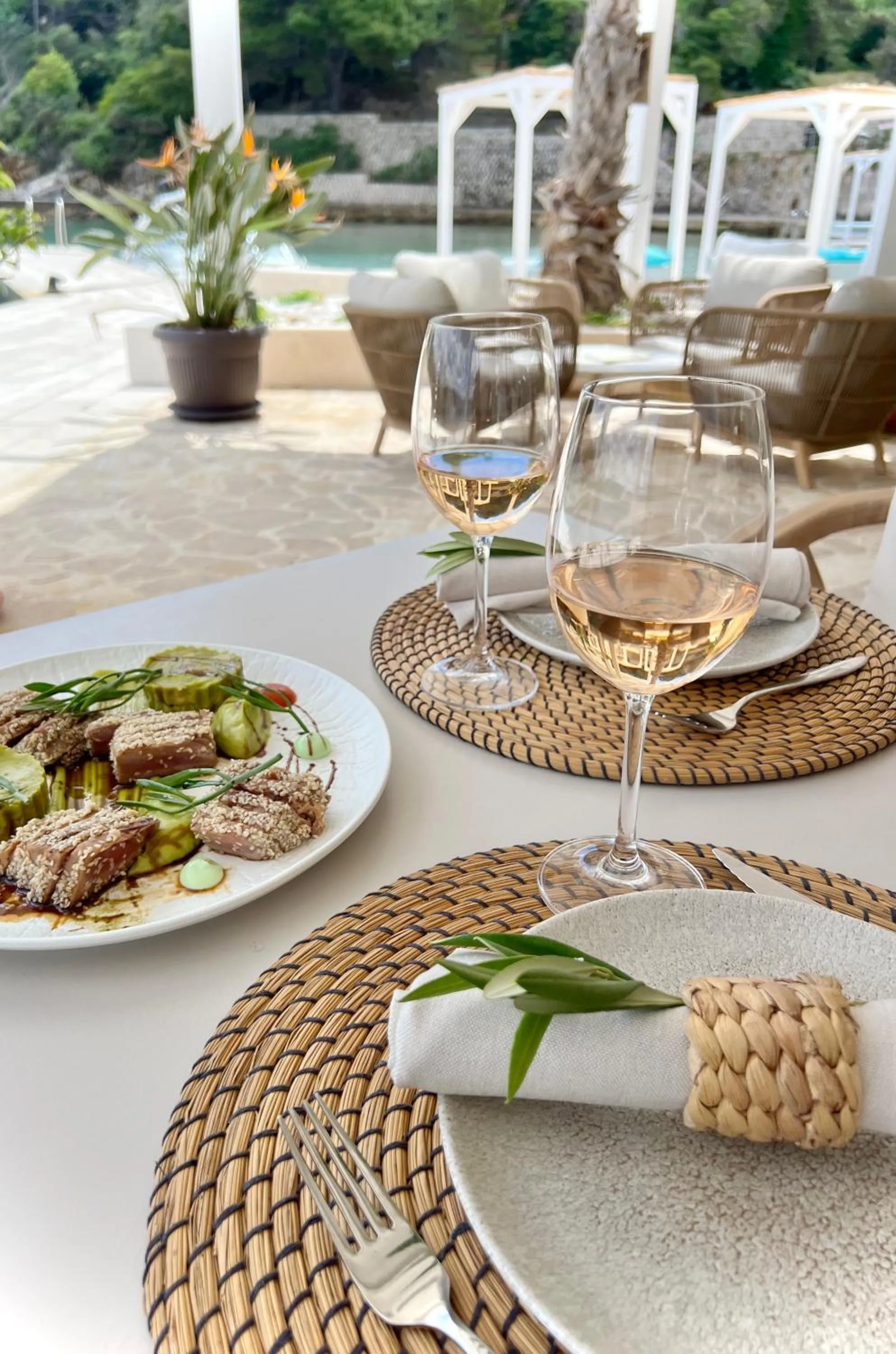 Restaurant/places to eat in Kalamota Beach House