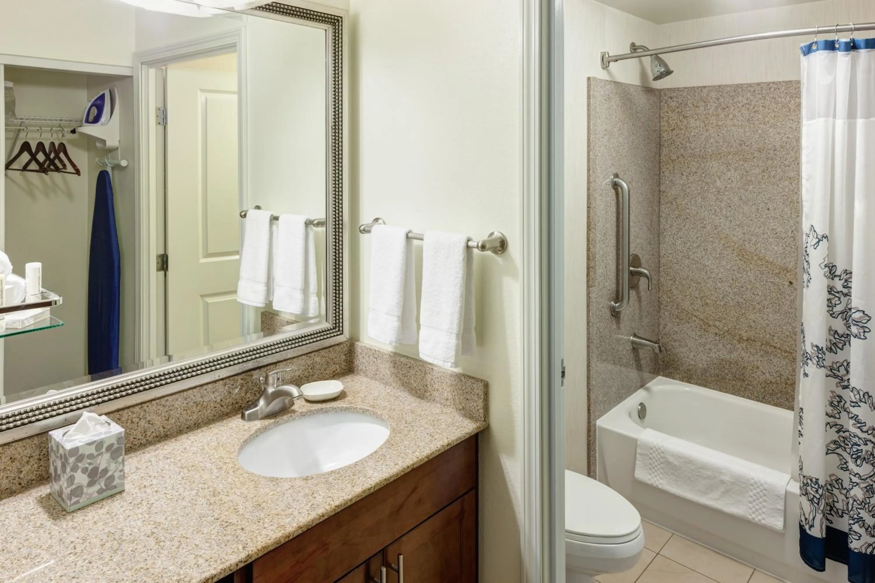 Bath in Residence Inn by Marriott Chicago Lake Forest/Mettawa