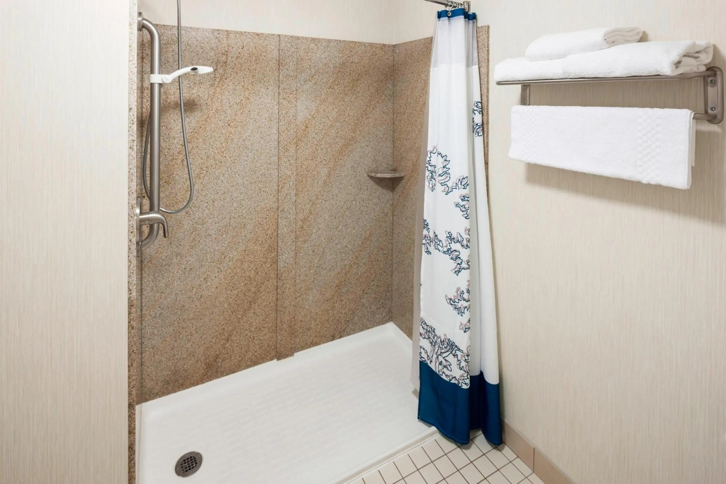 Bathroom in Residence Inn by Marriott Chicago Lake Forest/Mettawa