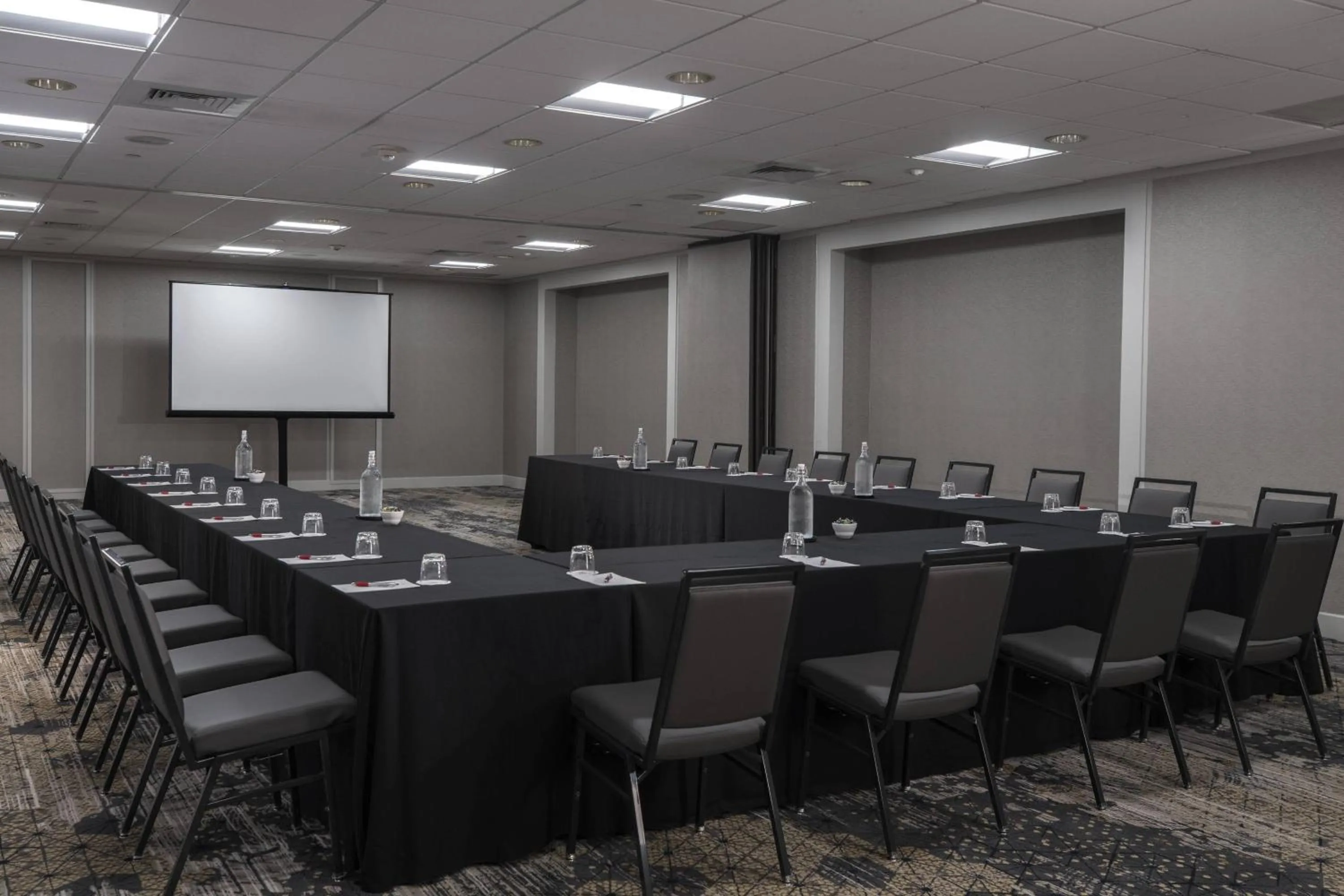 Meeting/conference room in Chicago Marriott Schaumburg