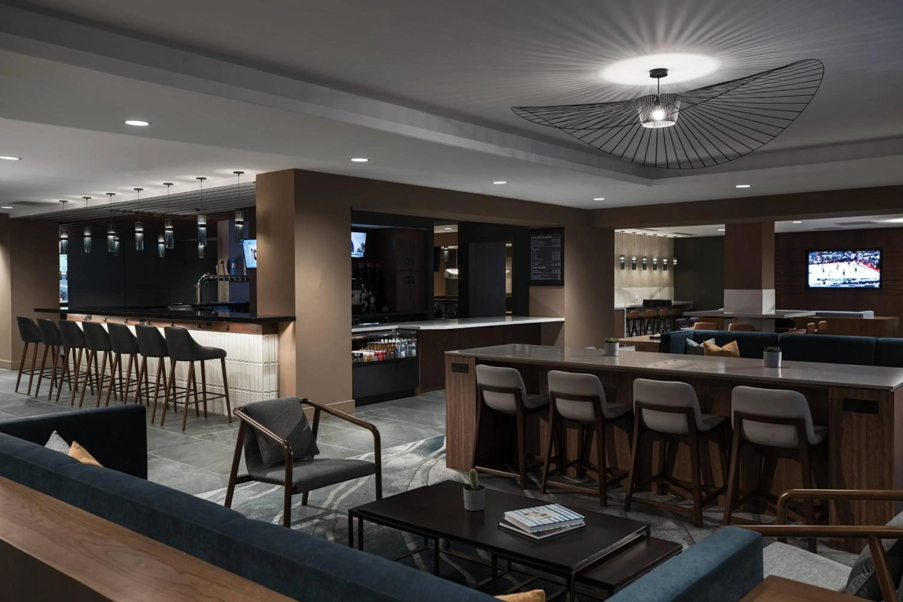 Restaurant/places to eat in Chicago Marriott Schaumburg