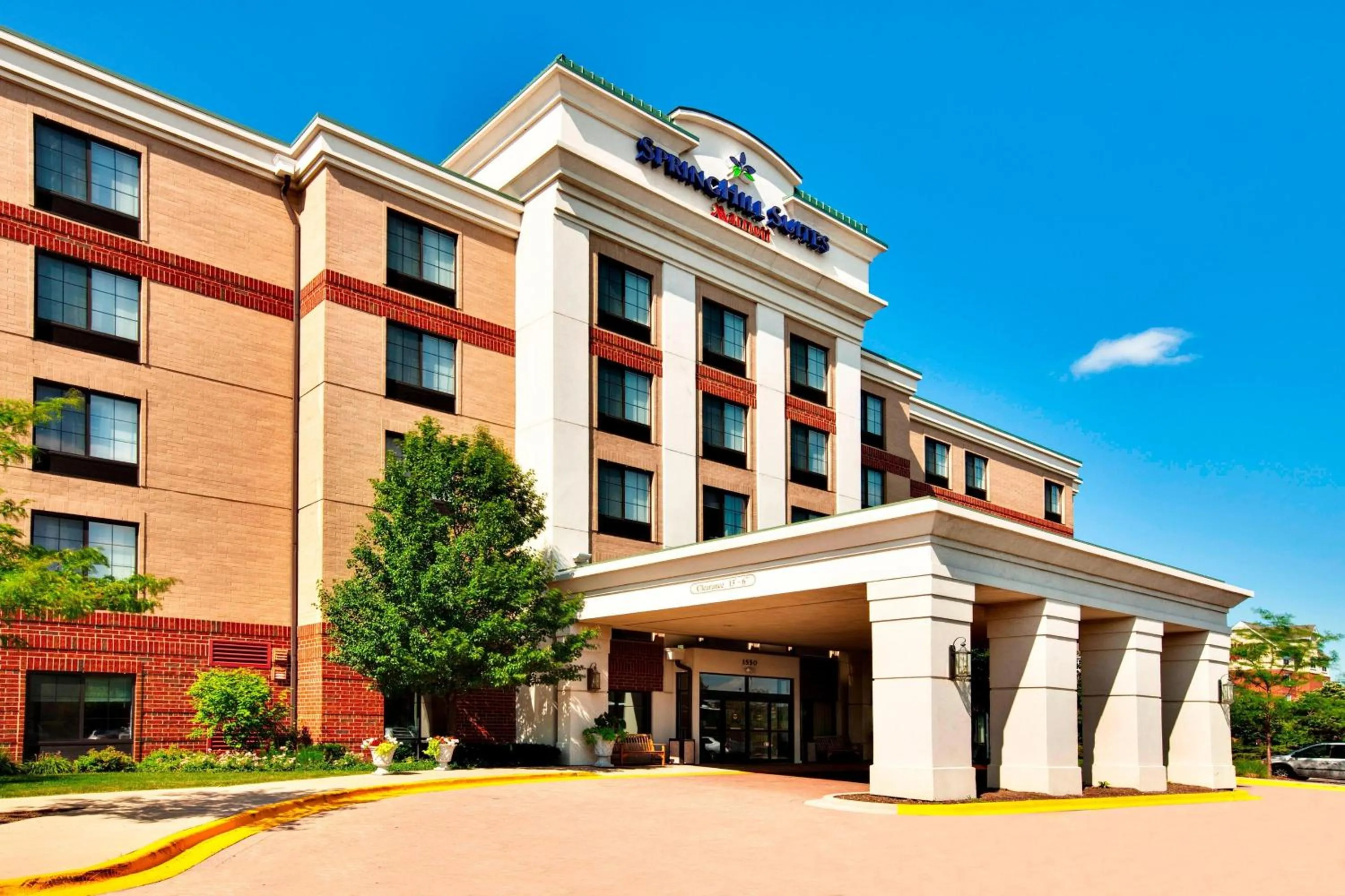 Property building in Springhill Suites by Marriott Chicago Schaumburg/Woodfield Mall
