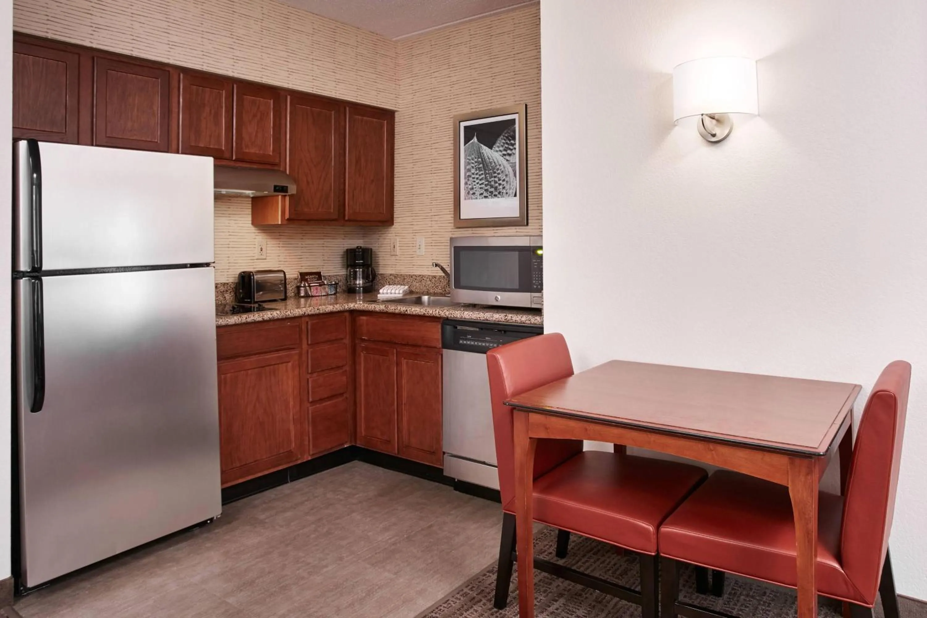 Kitchen or kitchenette in Residence Inn by Marriott Chicago Schaumburg/Woodfield Mall