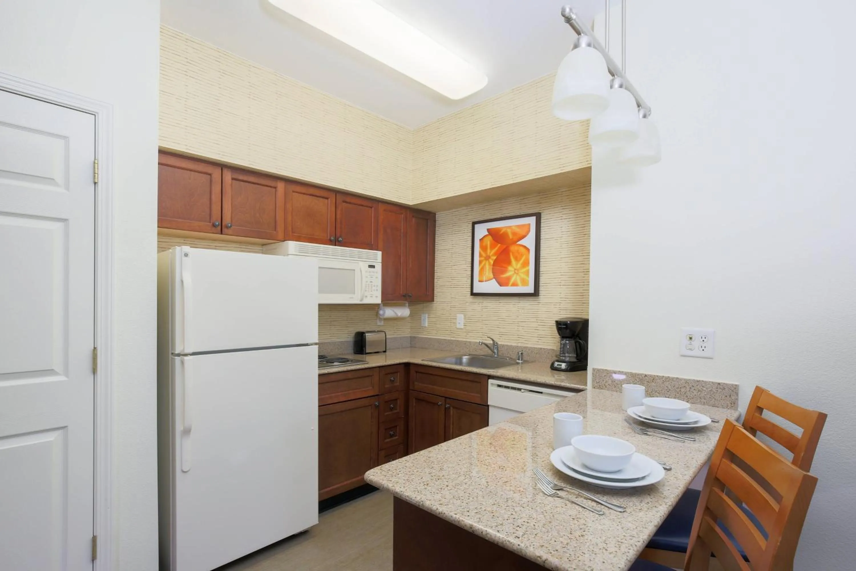 Kitchen or kitchenette in Residence Inn Chico