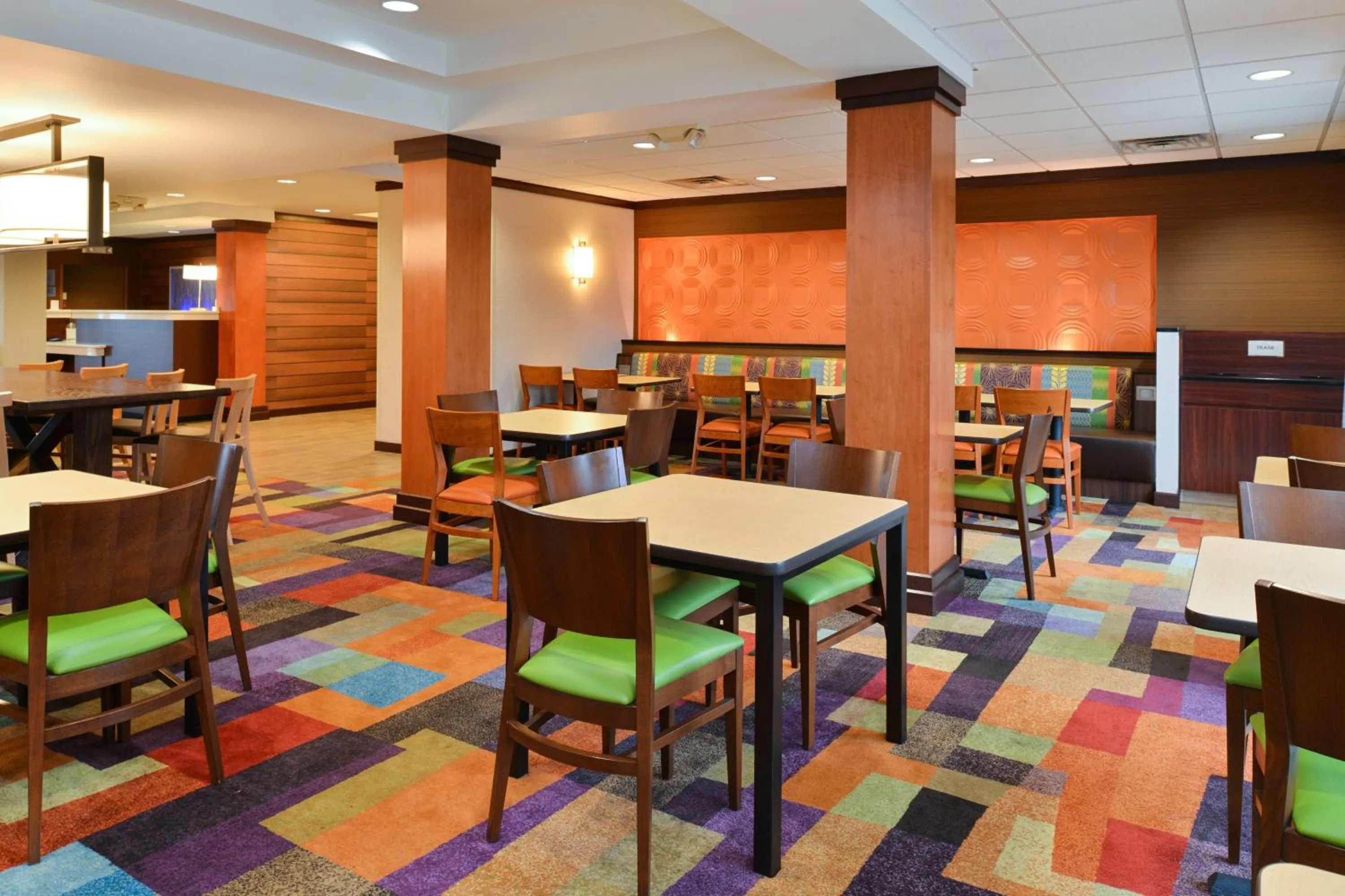 Restaurant/places to eat in Fairfield Inn & Suites Cleveland Avon