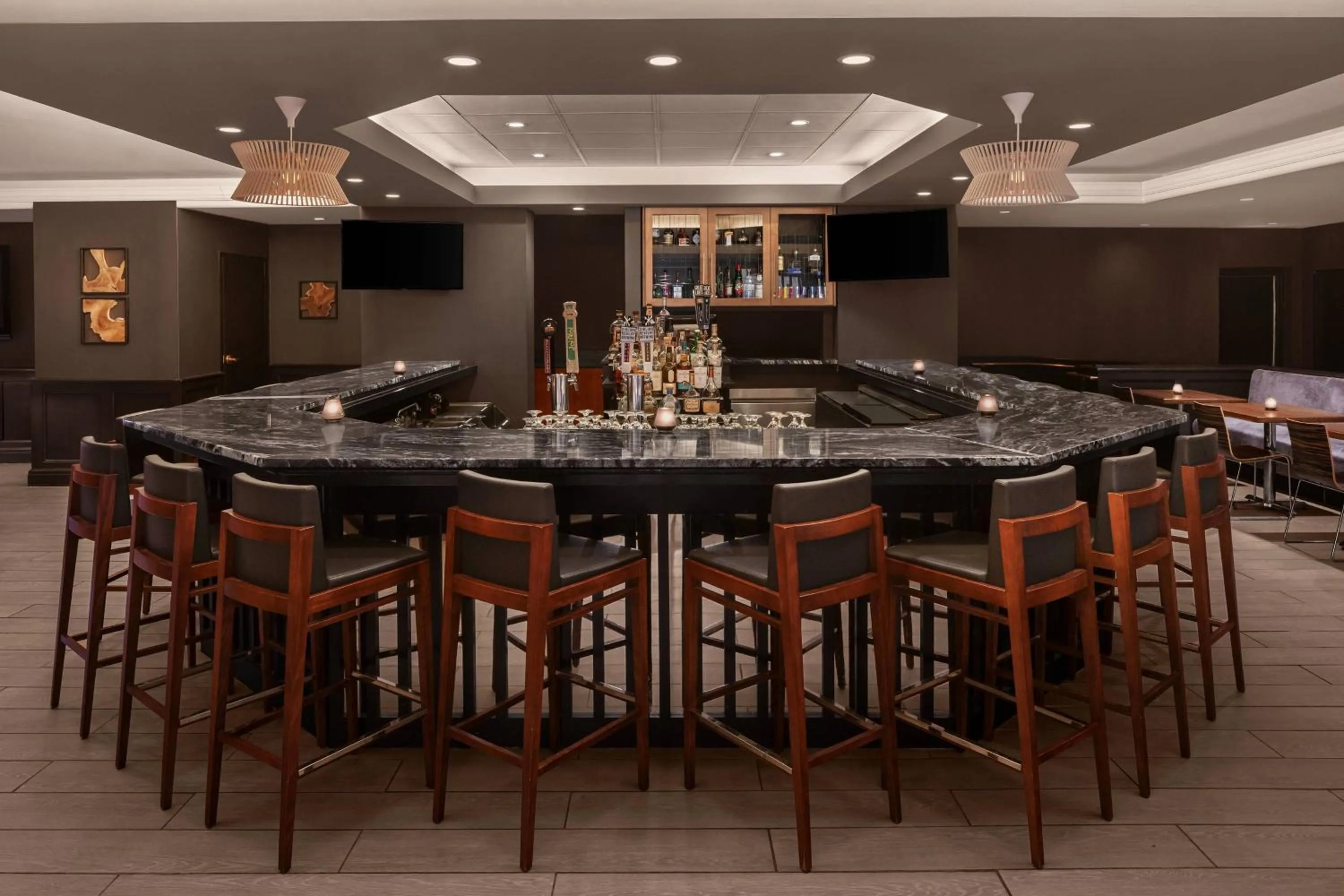 Lounge or bar in Cleveland Marriott East