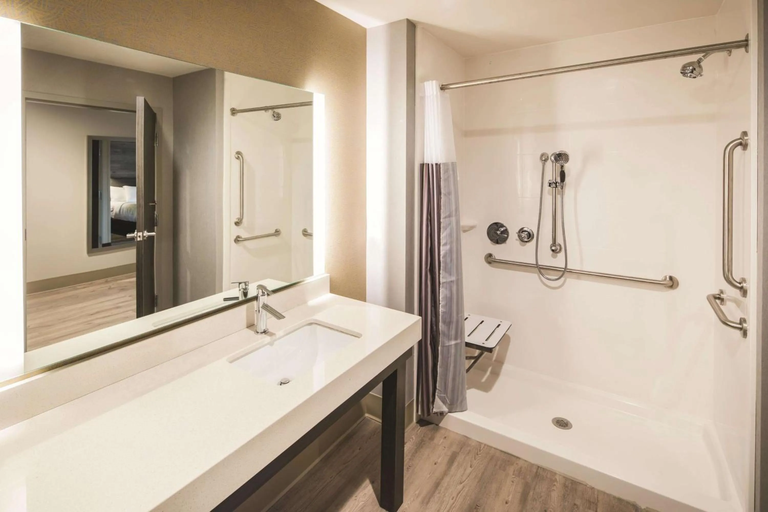 Photo of the whole room in La Quinta Inn & Suites by Wyndham Atlanta South - McDonough