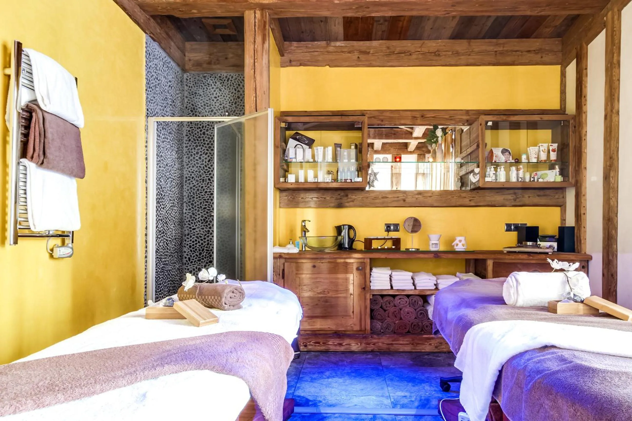 Massage, Bed in CGH Résidence Boutique Le Nevada