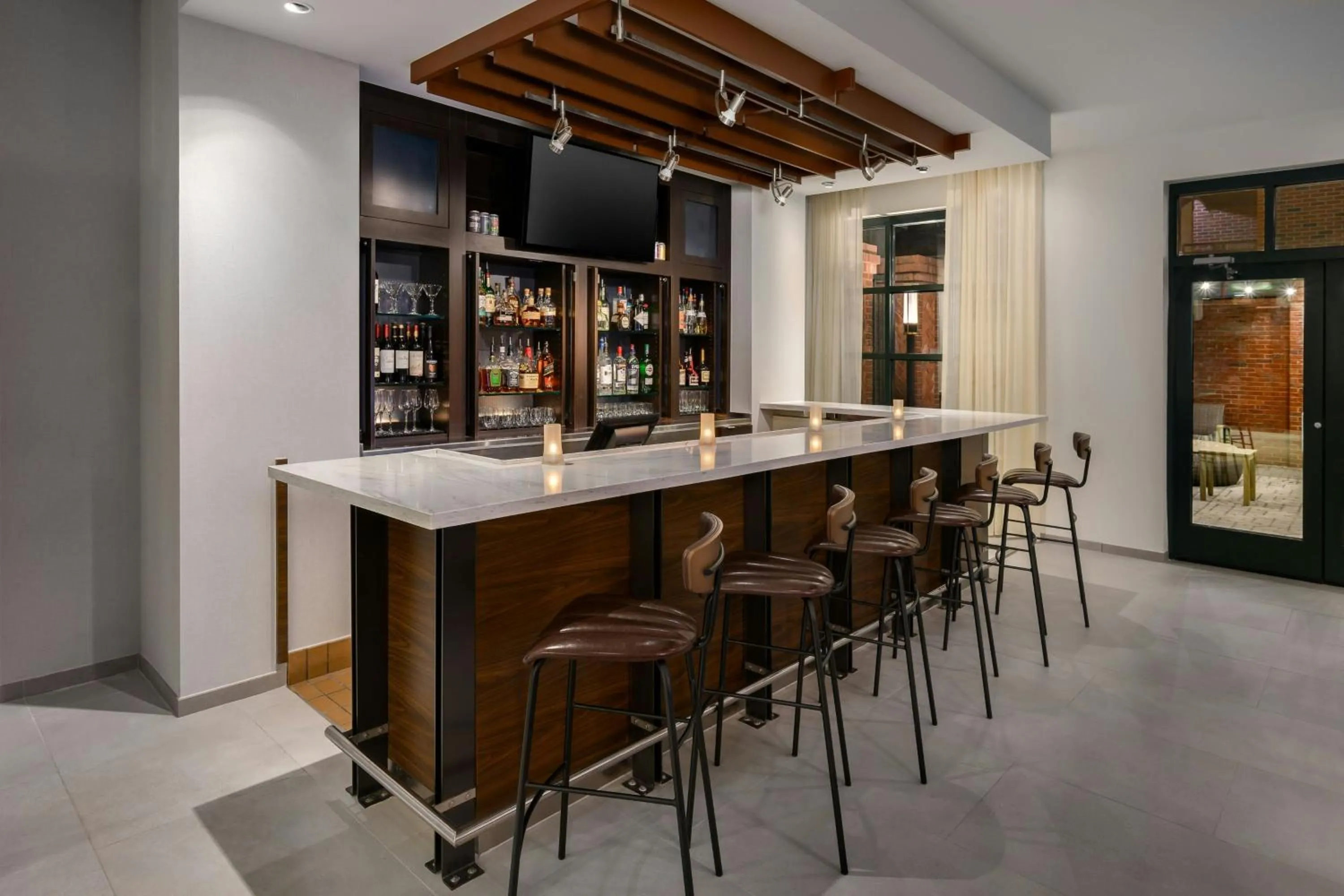 Lounge or bar in Courtyard by Marriott Chattanooga Downtown