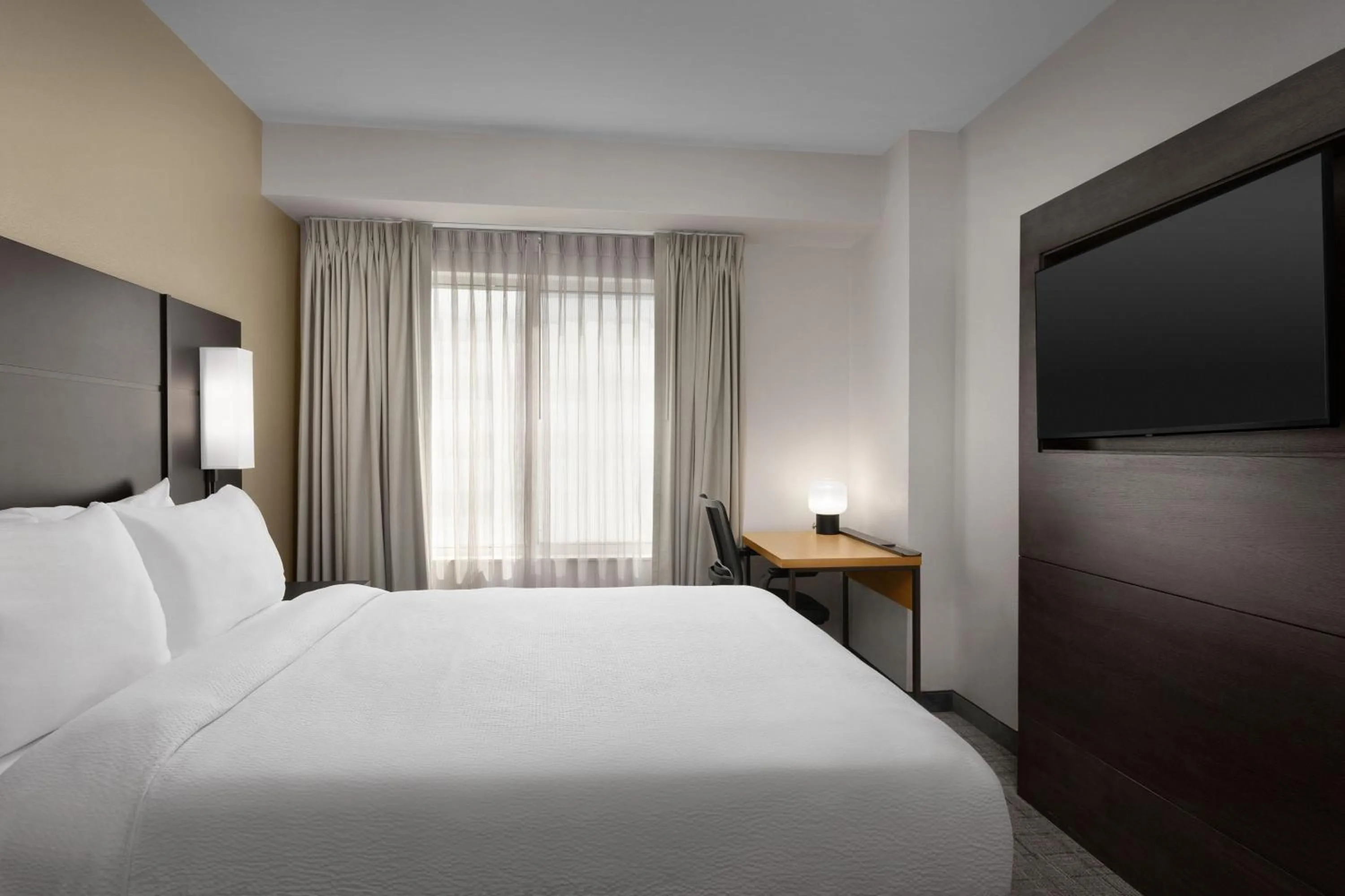 Bedroom, Bed in Residence Inn Charlotte SouthPark