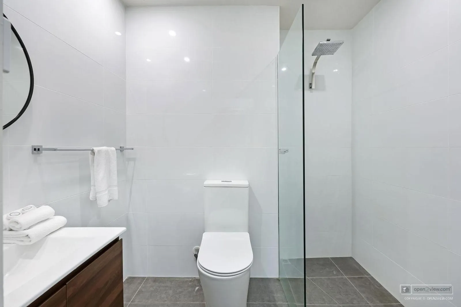 Bathroom in Mid City Motel Warrnambool