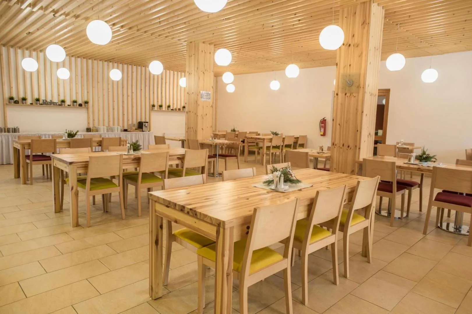 Restaurant/places to eat in Hotel Relax Vrchbela