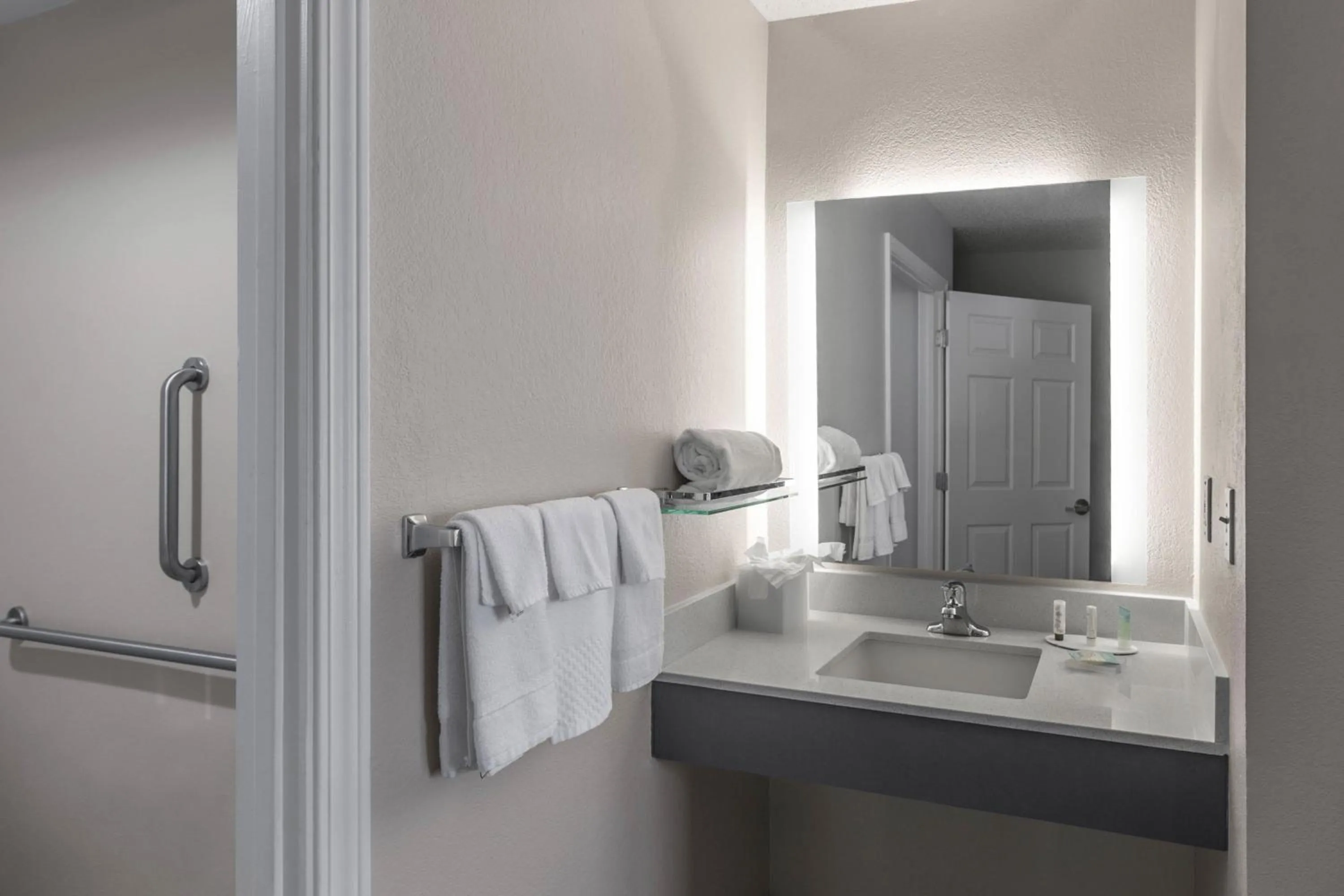 Bedroom in Residence Inn Columbus Easton