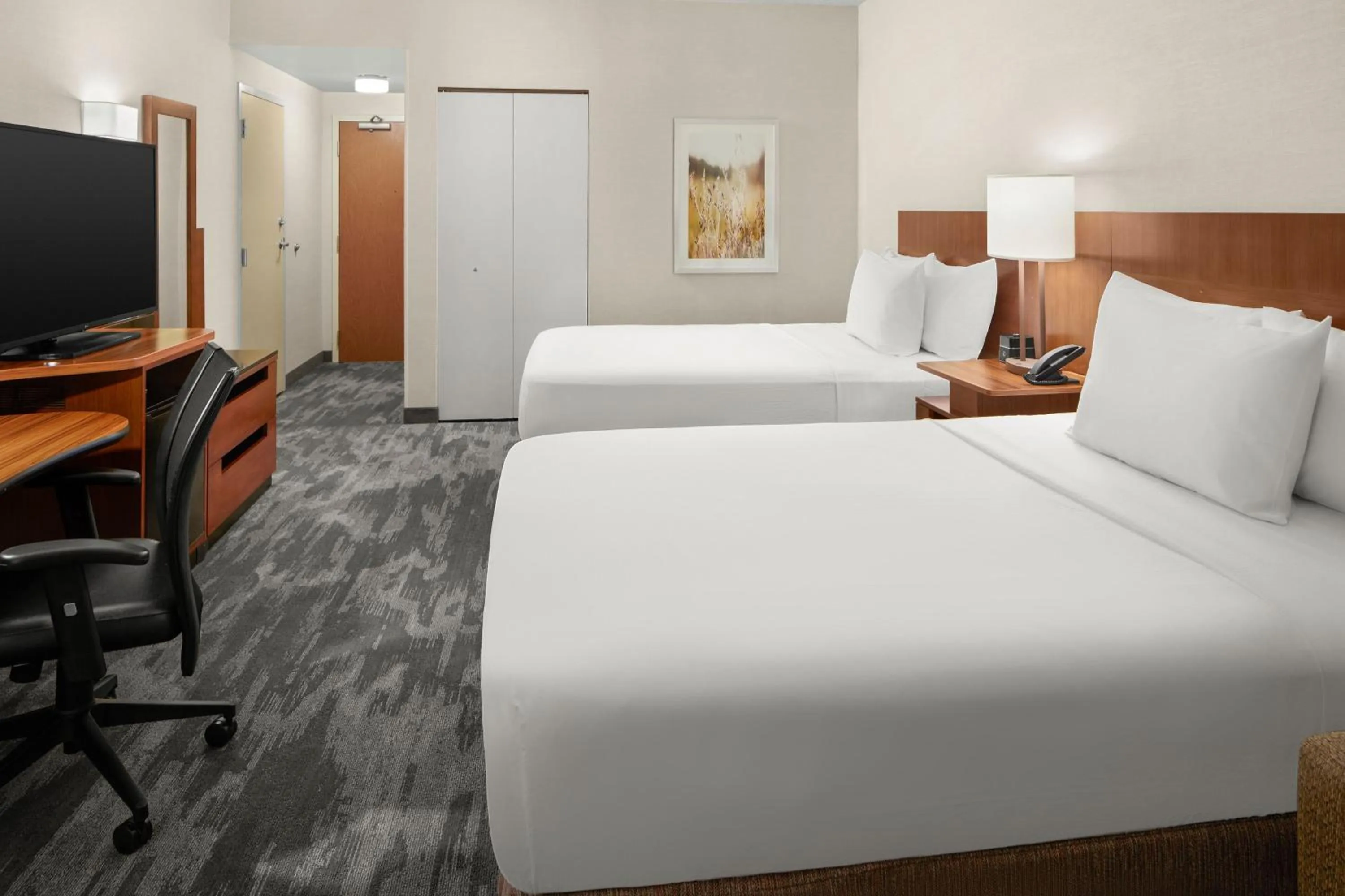 Photo of the whole room, Bed in Fairfield Inn & Suites Columbus OSU