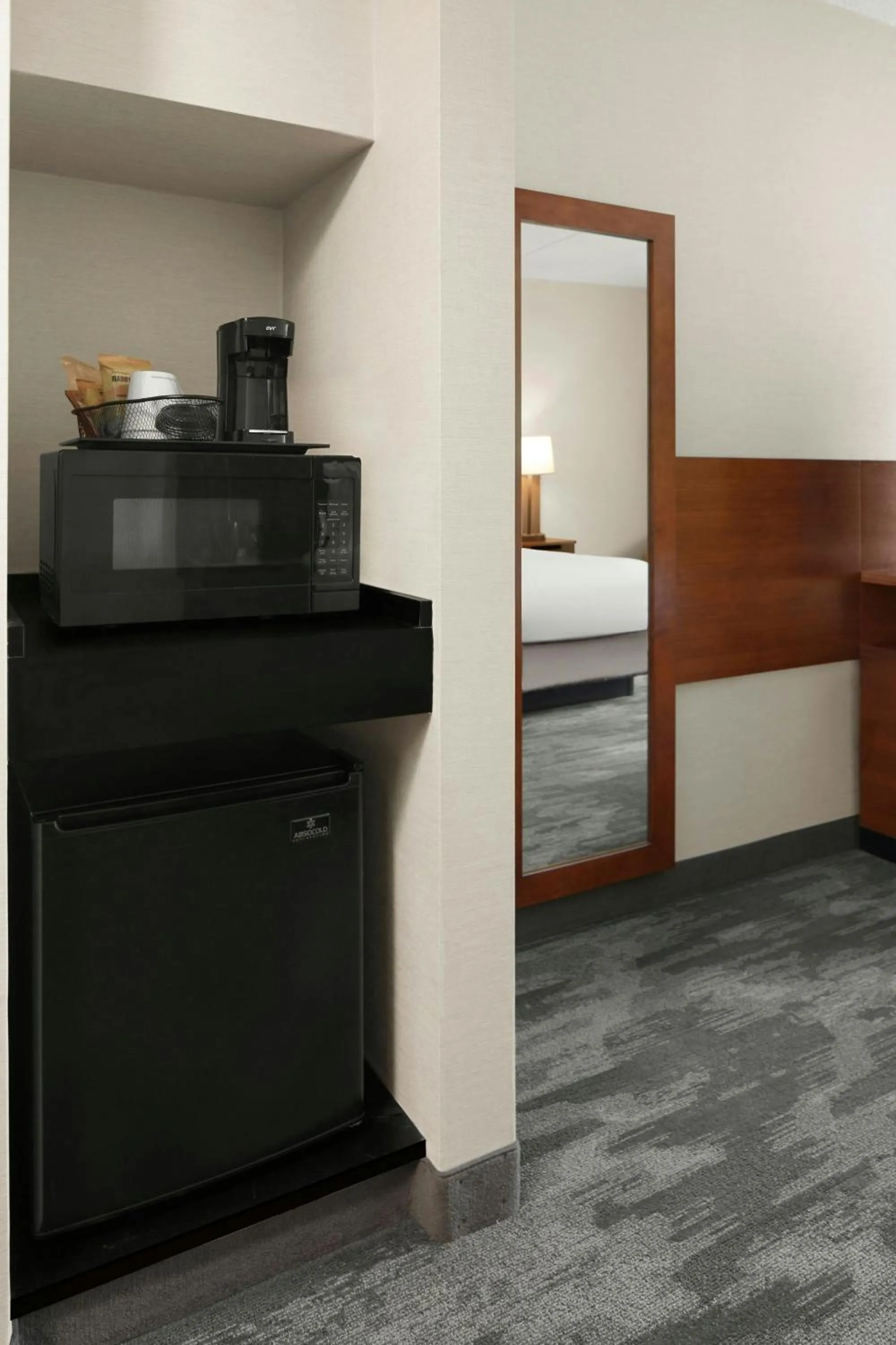 Photo of the whole room, Bed in Fairfield Inn & Suites Columbus OSU