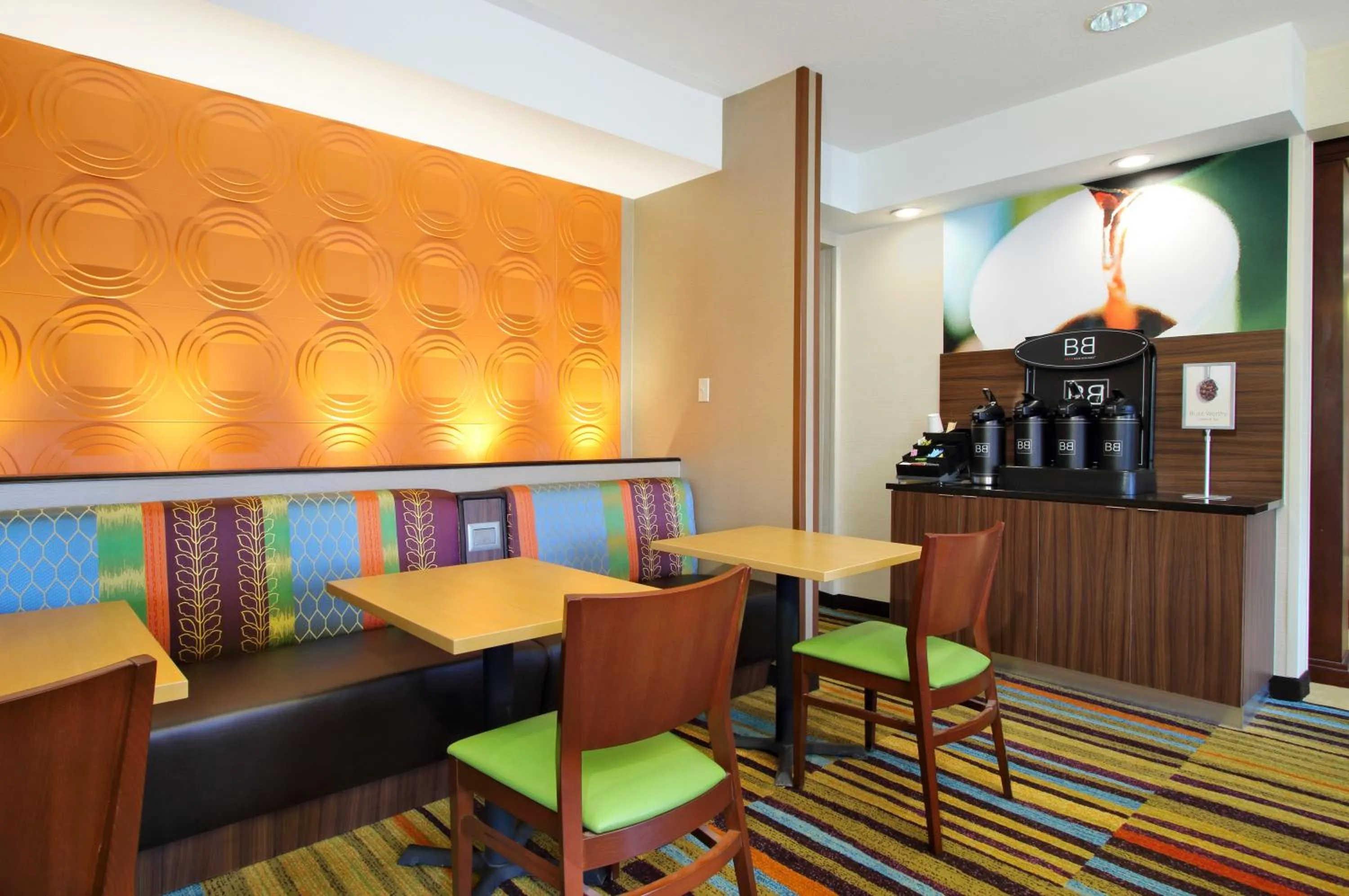 Dining area in Fairfield Inn & Suites Colorado Springs South