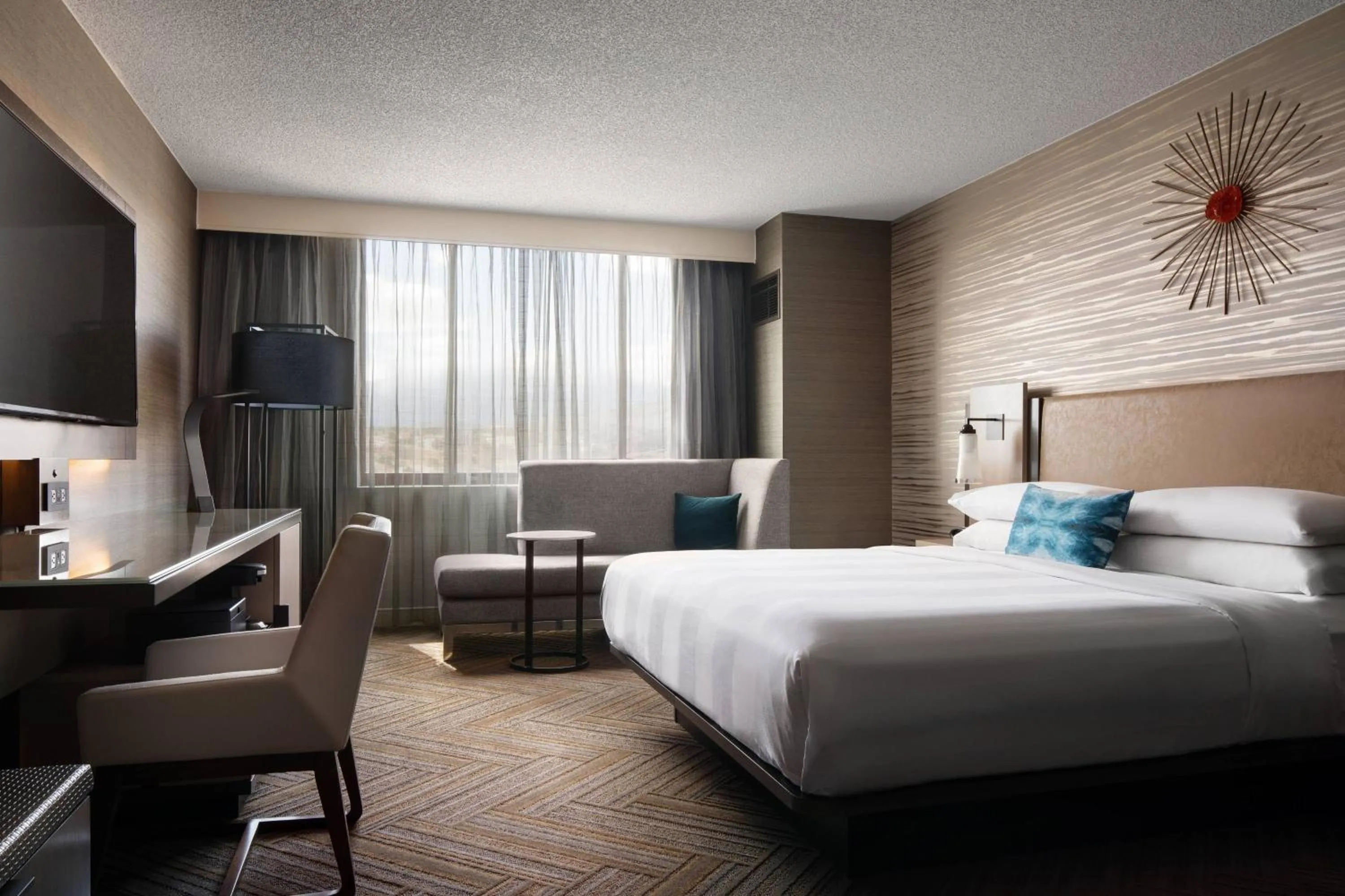 Photo of the whole room, Bed in Colorado Springs Marriott