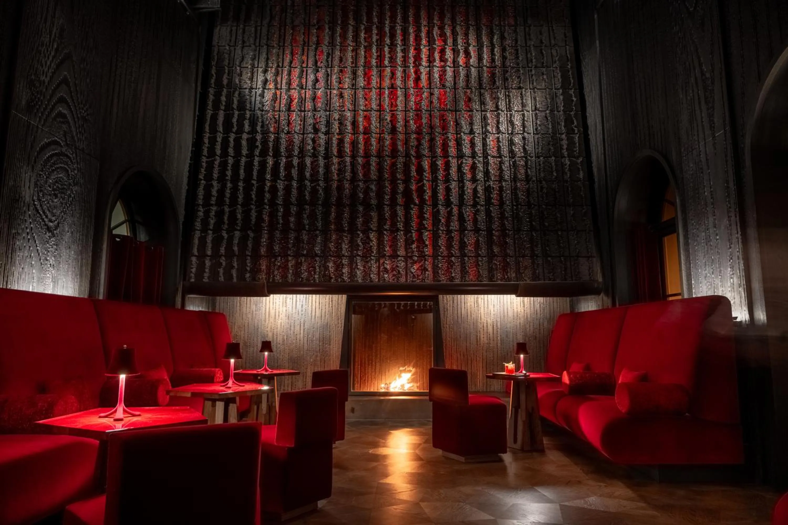 Lounge or bar in Grand Hotel LES TROIS ROIS