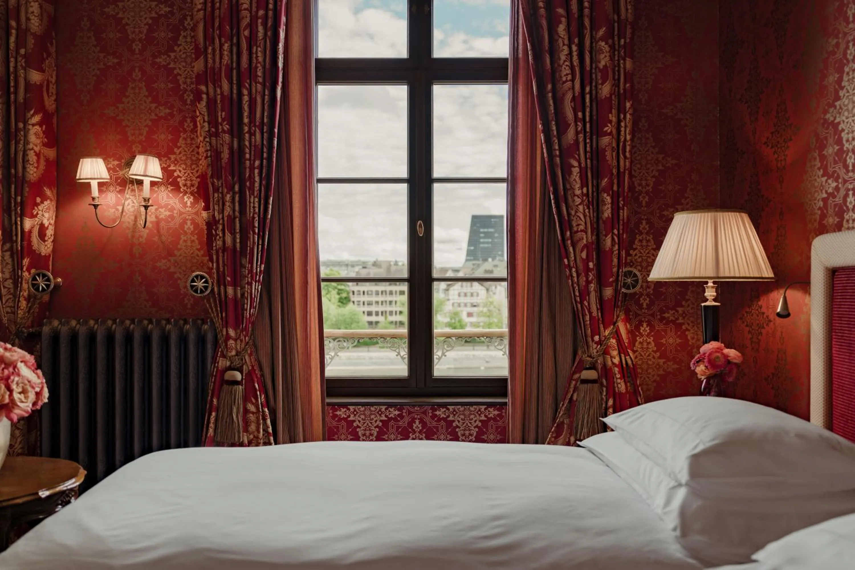 Photo of the whole room, Bed in Grand Hotel LES TROIS ROIS