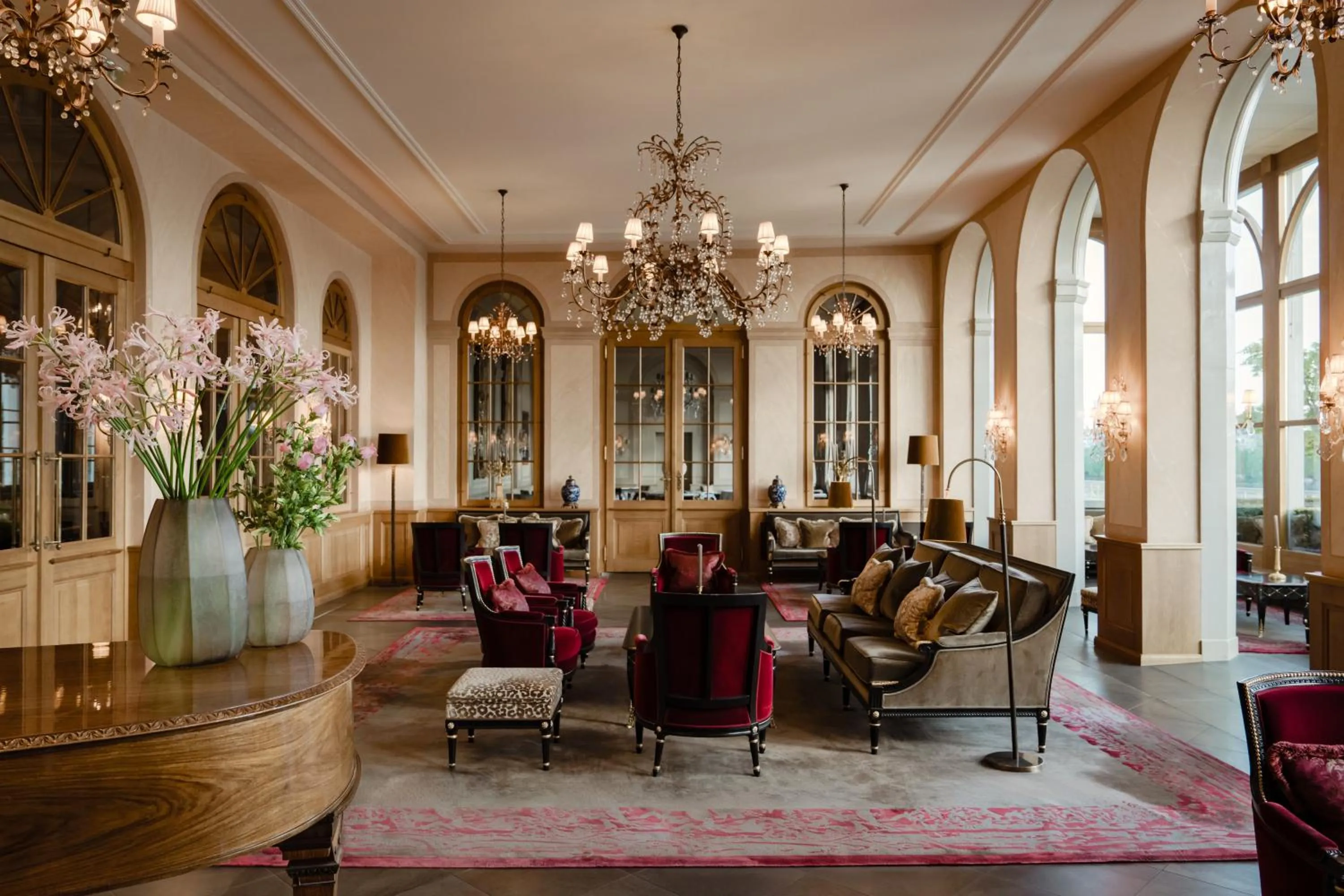 Lobby or reception in Grand Hotel LES TROIS ROIS