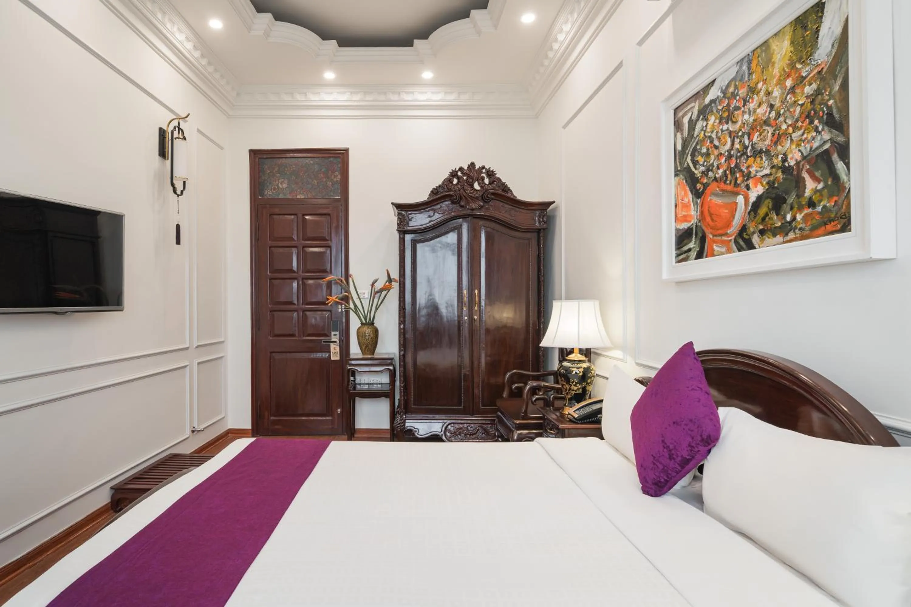 Bed in Hanoi Little Town Hotel