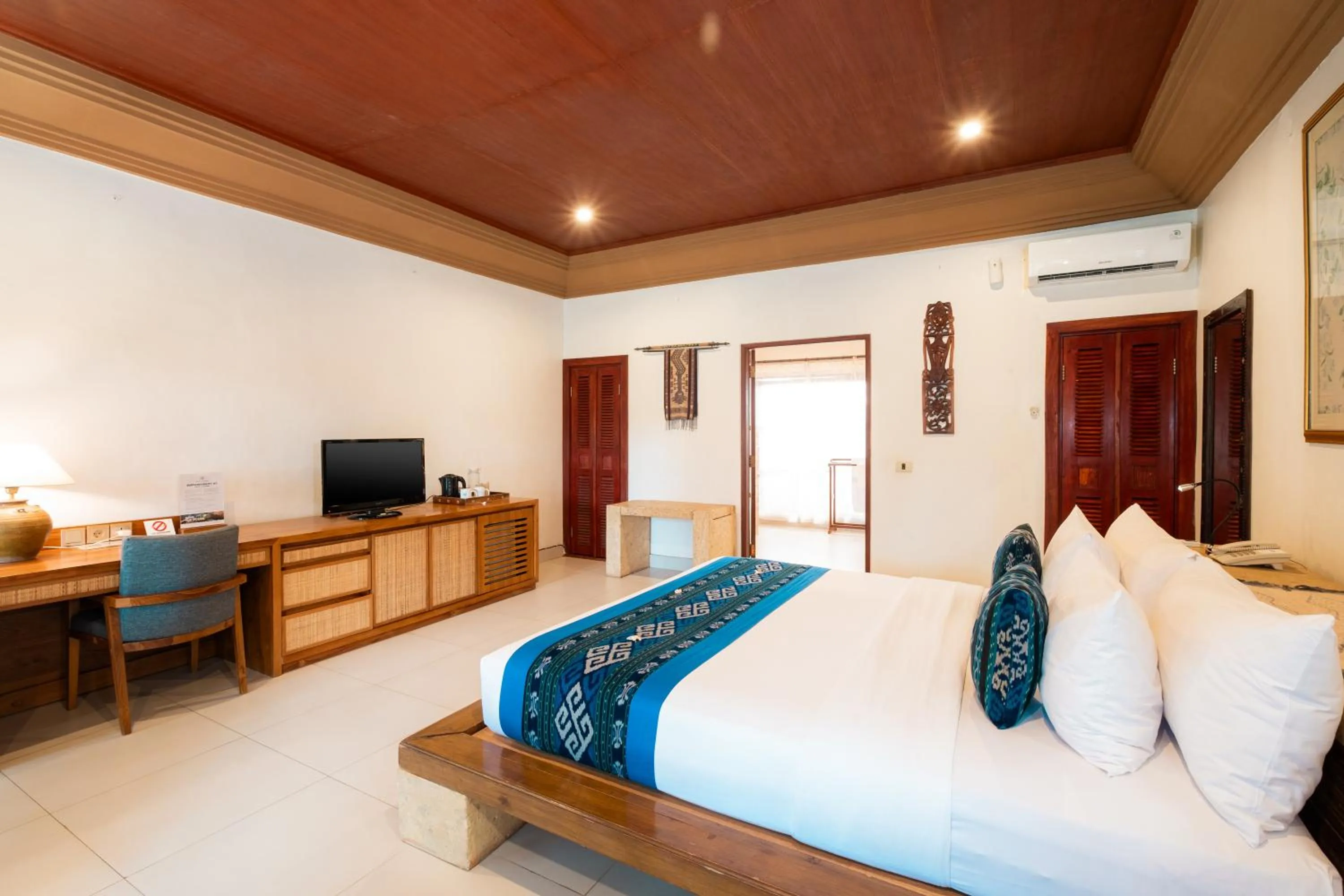 Property building, Bed in Villa Almarik Resort