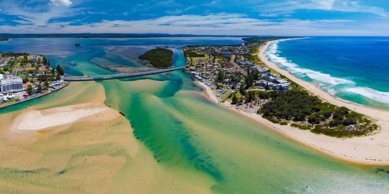 Day in El Lago Waters Hotel