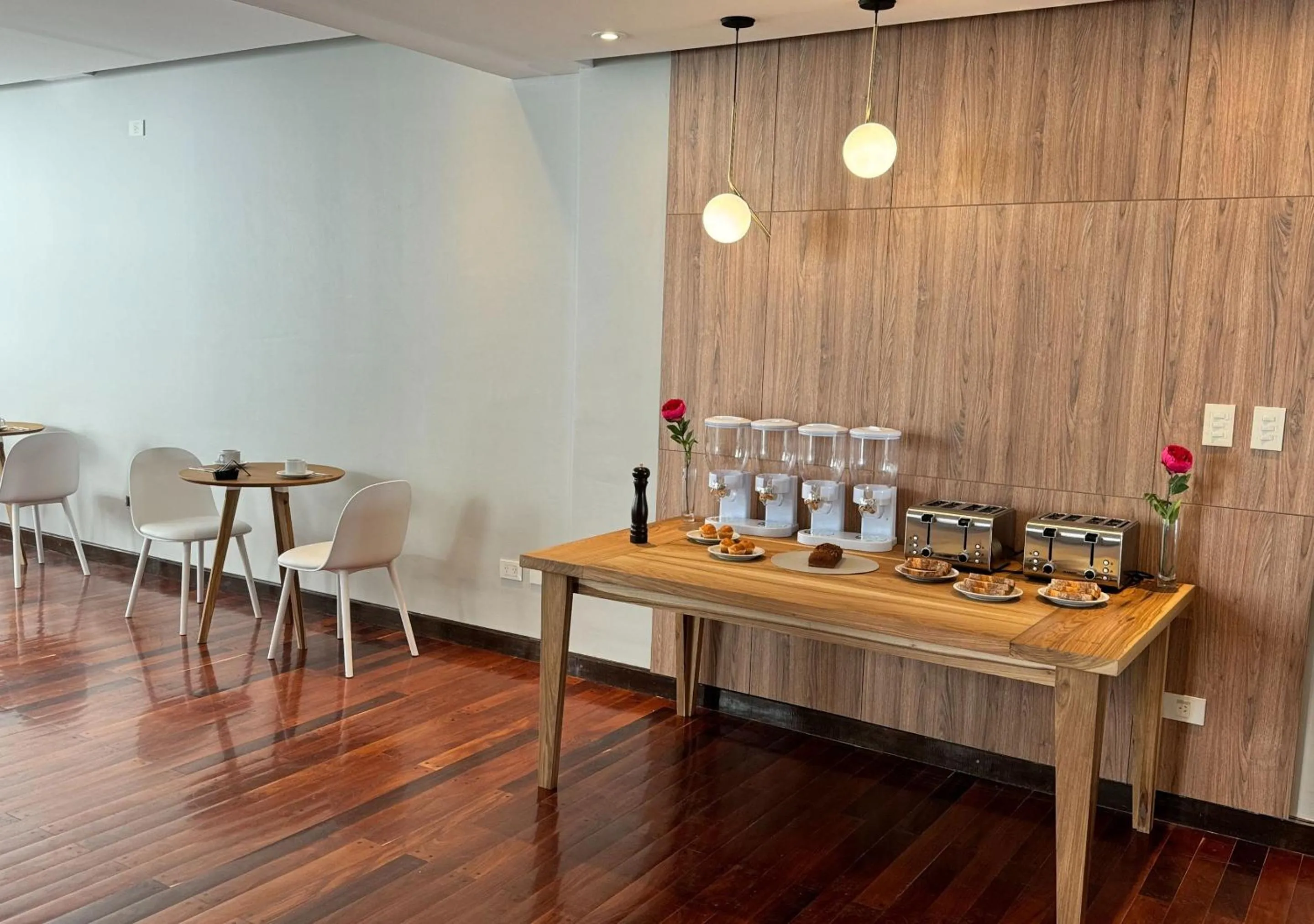 Breakfast in Roomie Salta by DOT Suites