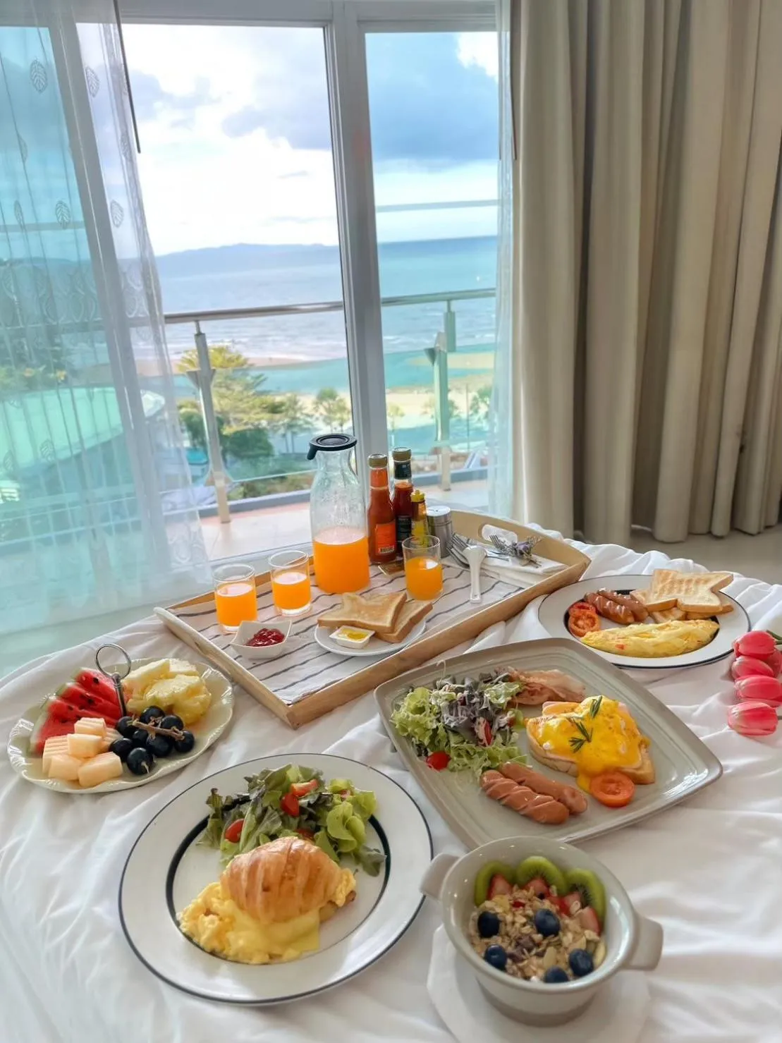 Breakfast in Royal Beach View