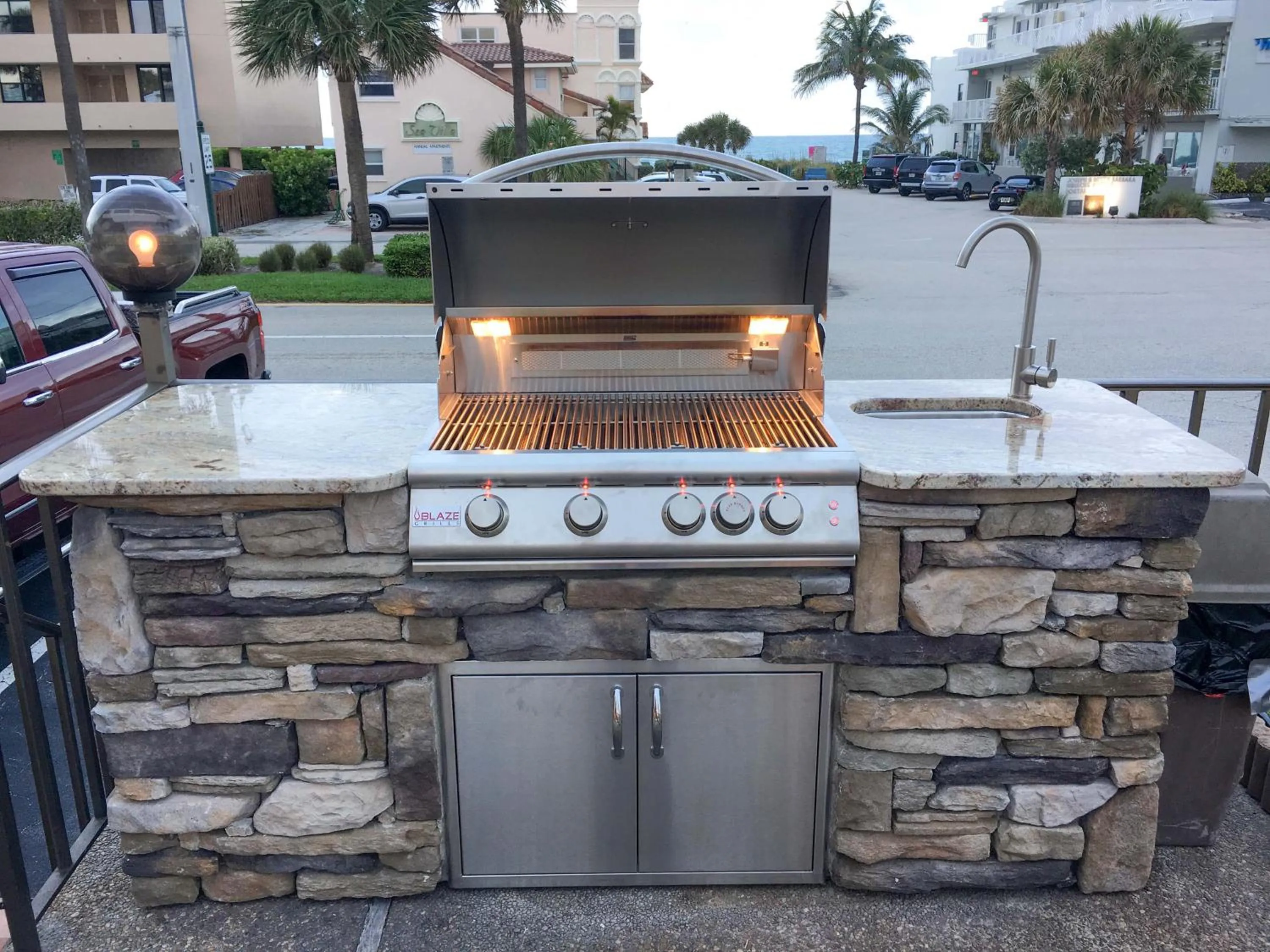 BBQ facilities in Sea Cliff Hotel